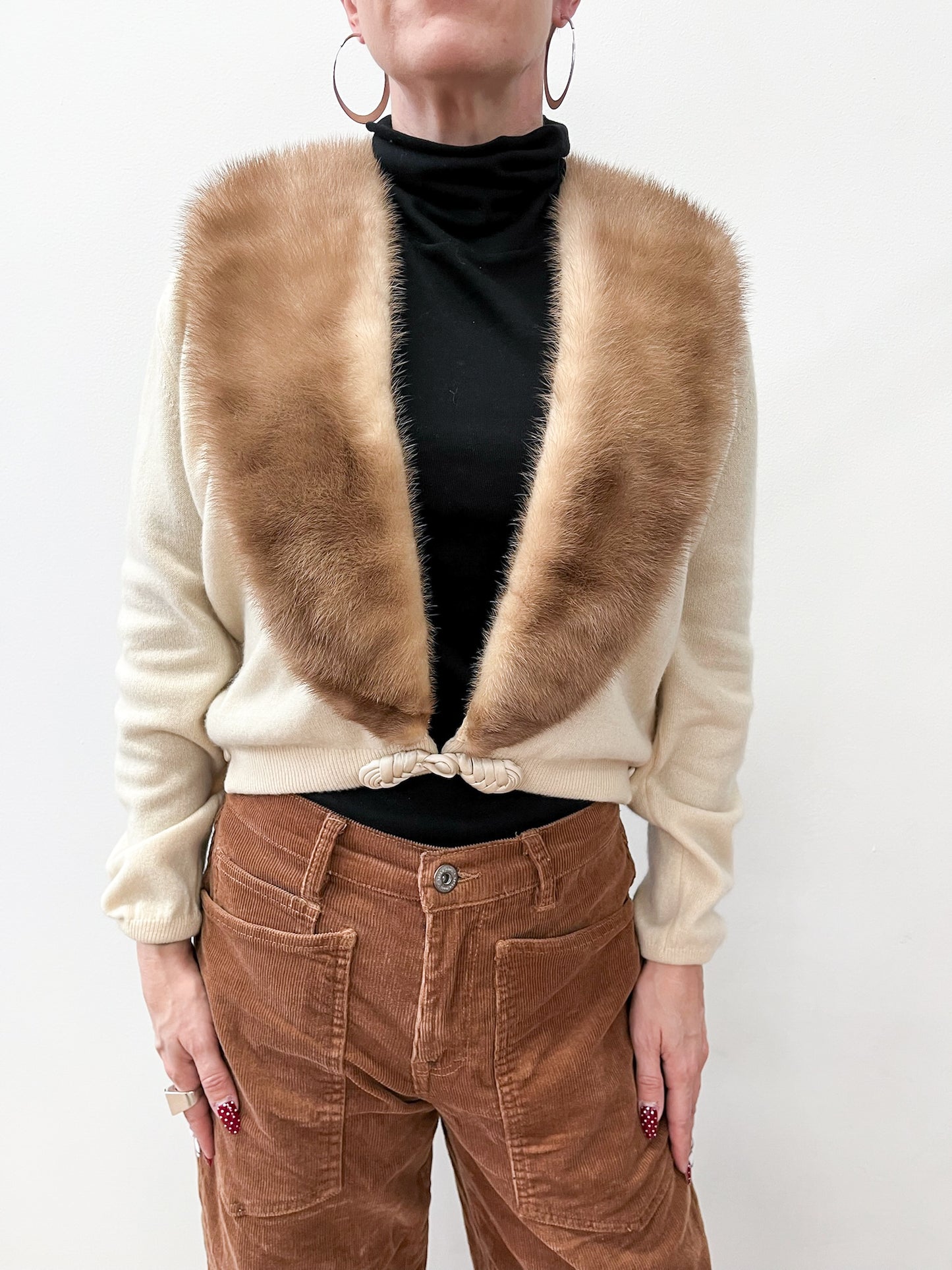 1950s Vintage Cream 100% Pure Virgin Cashmere Cardigan with Mink Collar