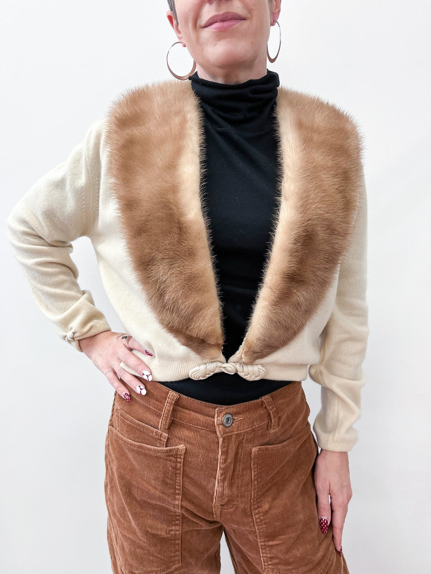 1950s Vintage Cream 100% Pure Virgin Cashmere Cardigan with Mink Collar