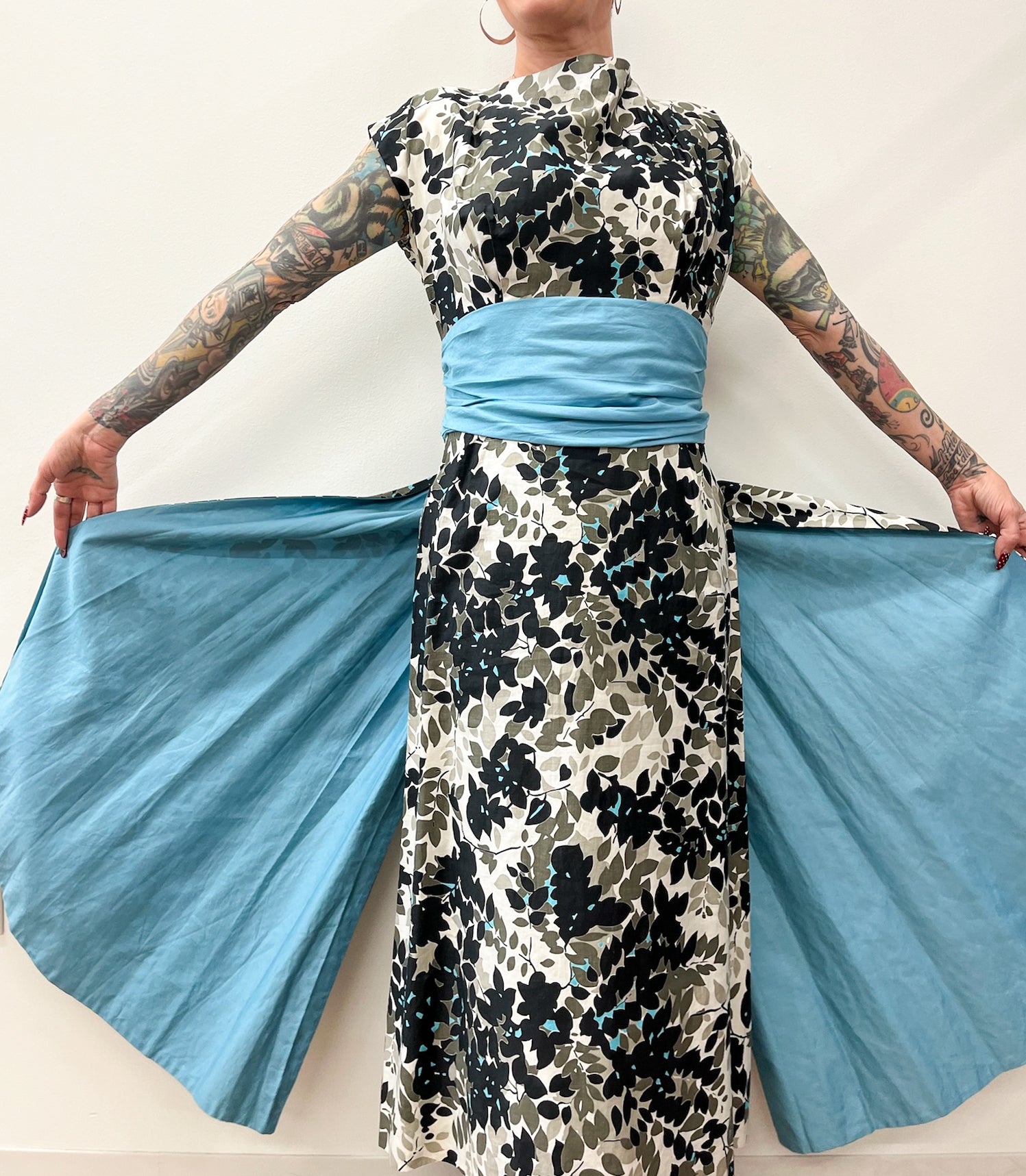 1950s Vintage Formal Cocktail Fern Print Dress with Dramatic Blue Sash and Train 1950s Vintage Formal Cocktail Fern Print Dress with Dramatic Blue Sash and Train