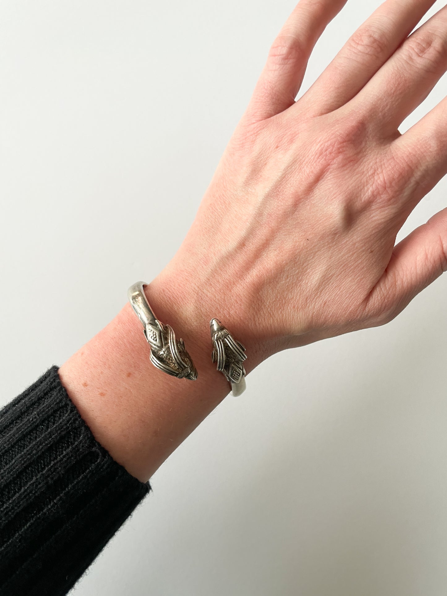 1960s Vintage Sterling Silver Double Ram Heads Aries Cuff Bracelet