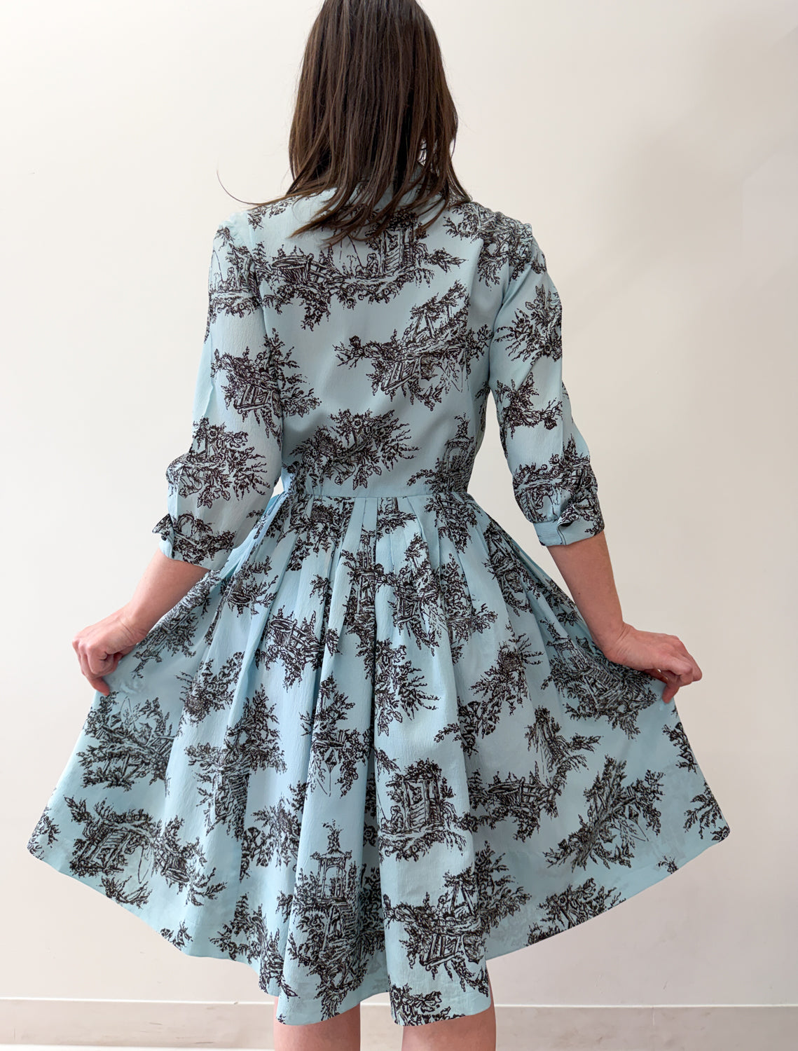 1960s Vintage Nelly Don Novelty Pastoral Print Shirtwaist Dress