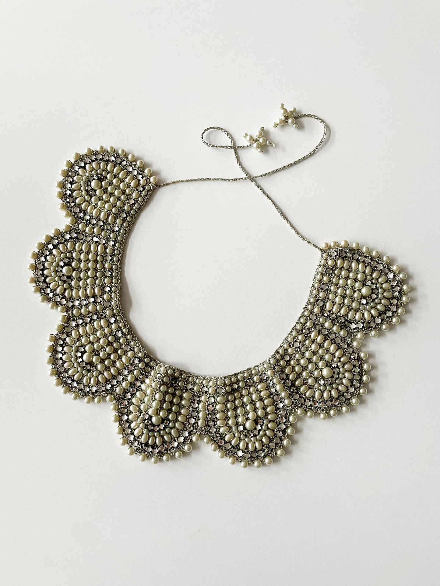 1950s Vintage Handmade Beaded Pearl Collar