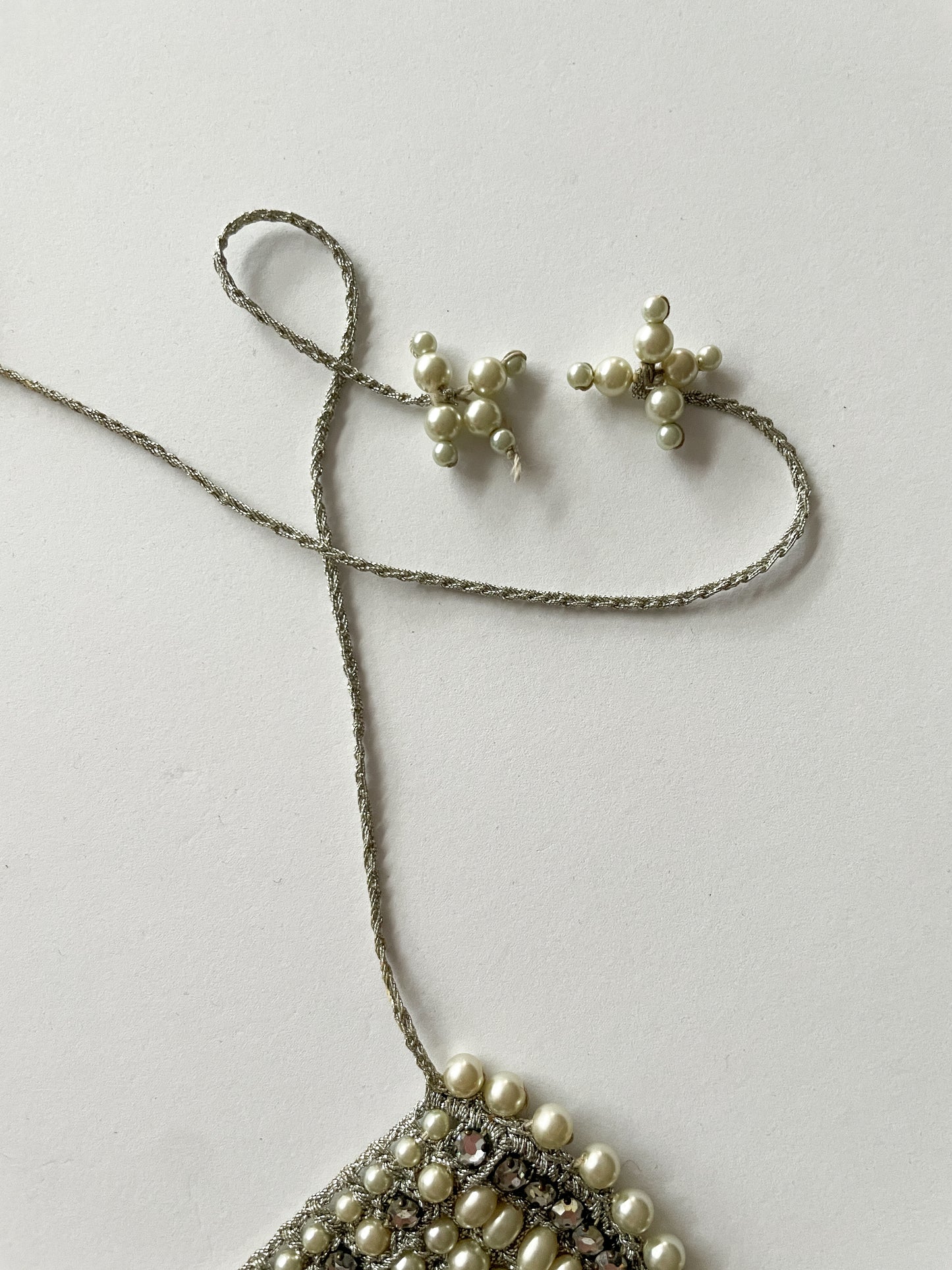 1950s Vintage Handmade Beaded Pearl Collar