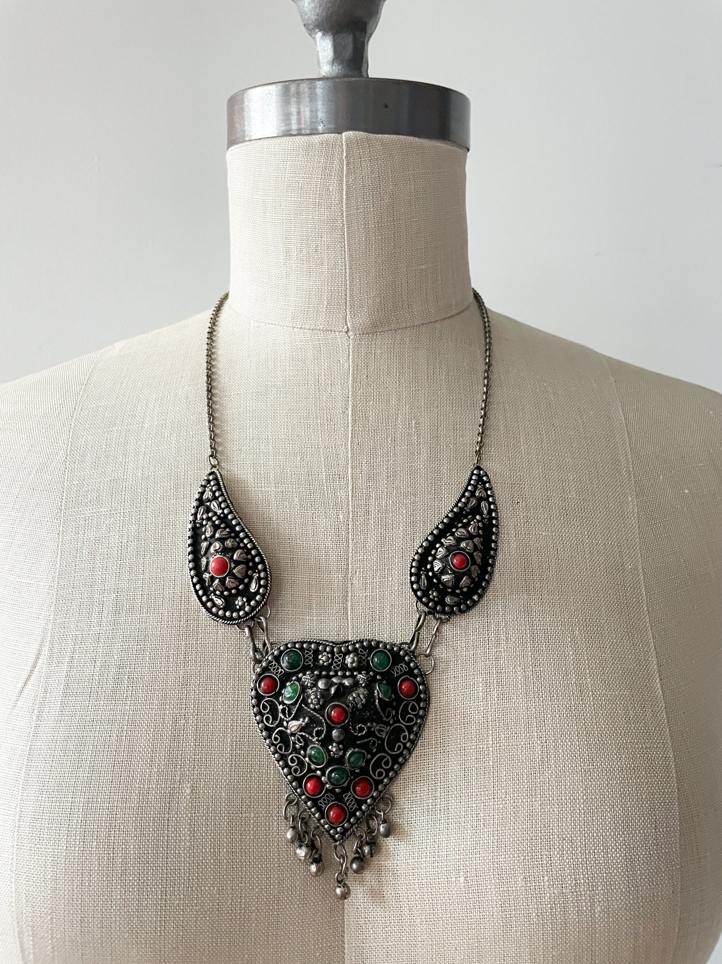 1970s Vintage Heart & Teardrop Statement Necklace