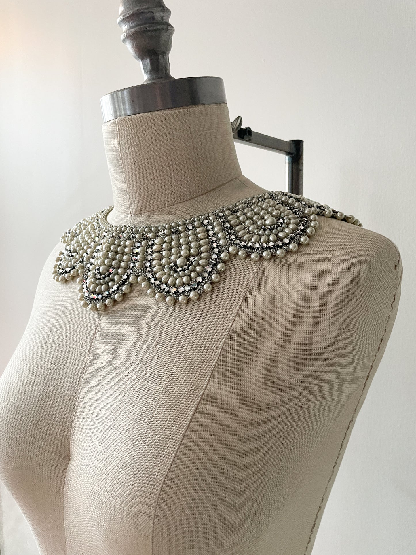 1950s Vintage Handmade Beaded Pearl Collar