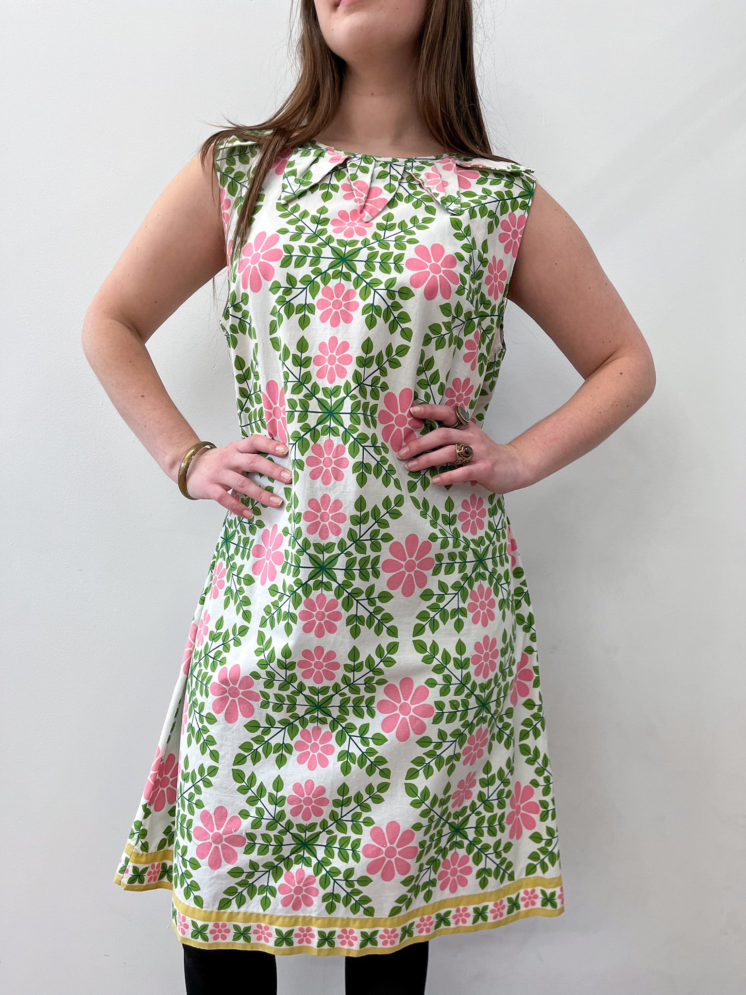 1960s vintage dress 1960s Vintage Floral Kaleidoscope Cotton Petal Collar Mod Shift Dress