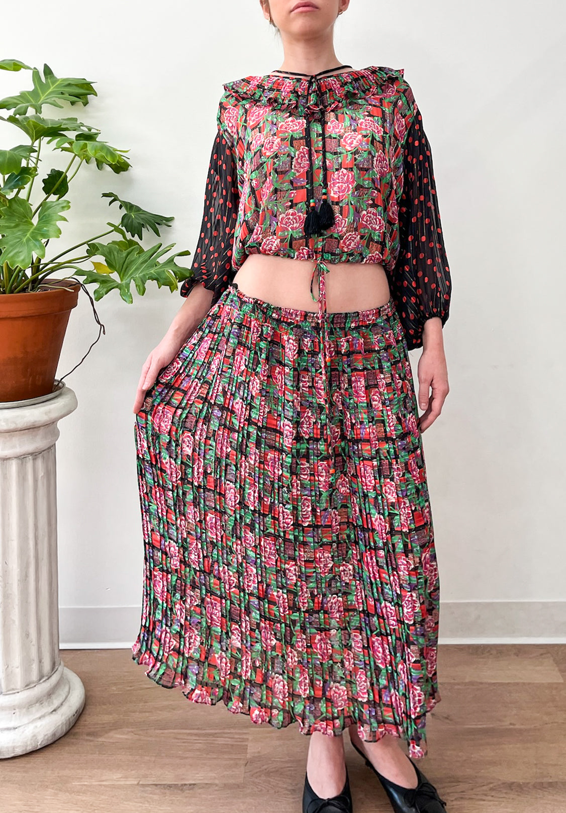 1980s Vintage Roses & Polka Dots Gauzy Ruffle Blouse & Skirt Set by Diane Frés