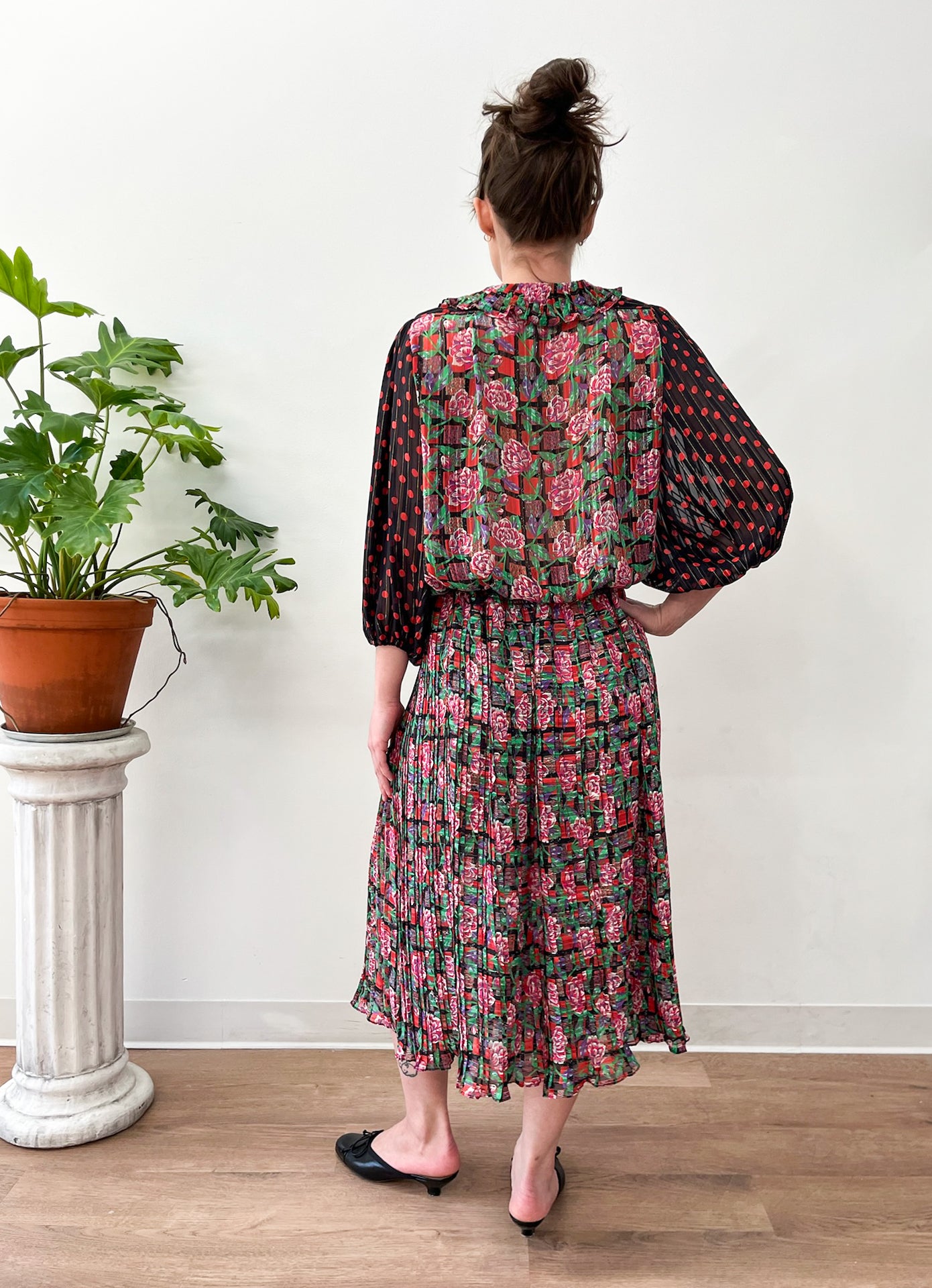 1980s Vintage Roses & Polka Dots Gauzy Ruffle Blouse & Skirt Set by Diane Frés