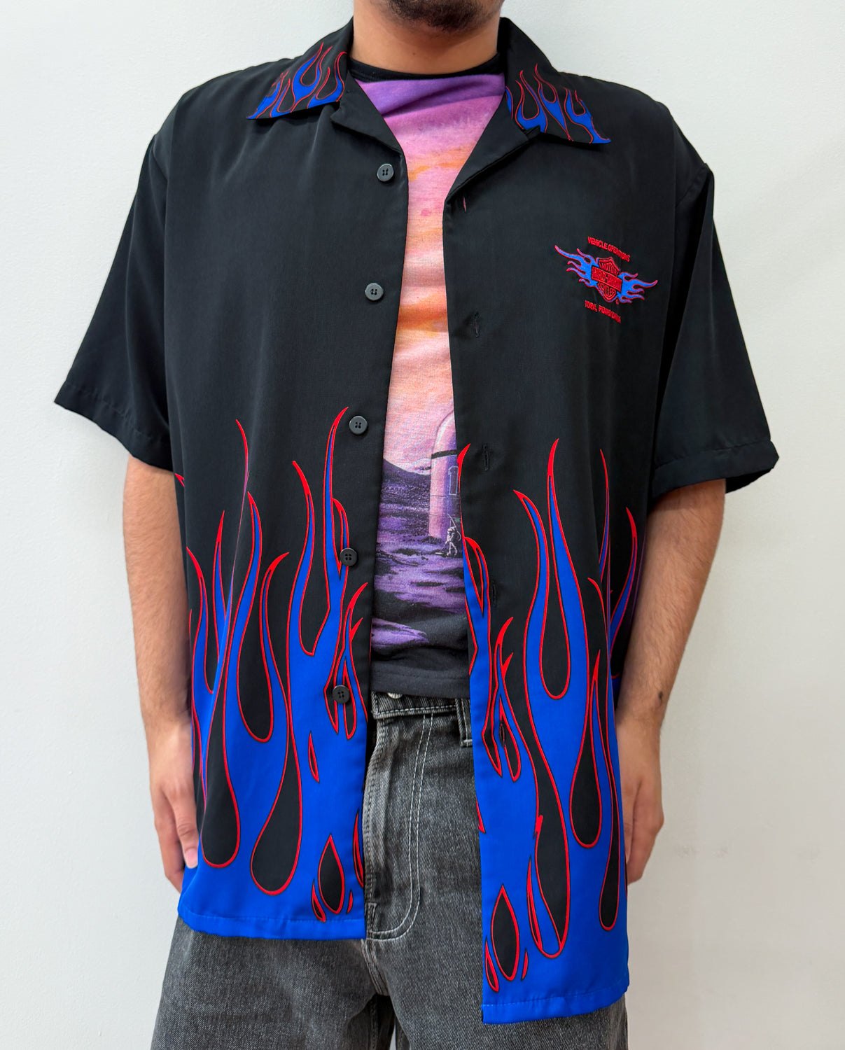 1990s Vintage Harley Davidson Blue & Red Flames Motorcycle Button Up Work Shirt