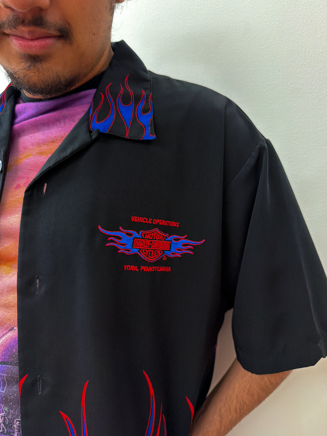1990s Vintage Harley Davidson Blue & Red Flames Motorcycle Button Up Work Shirt