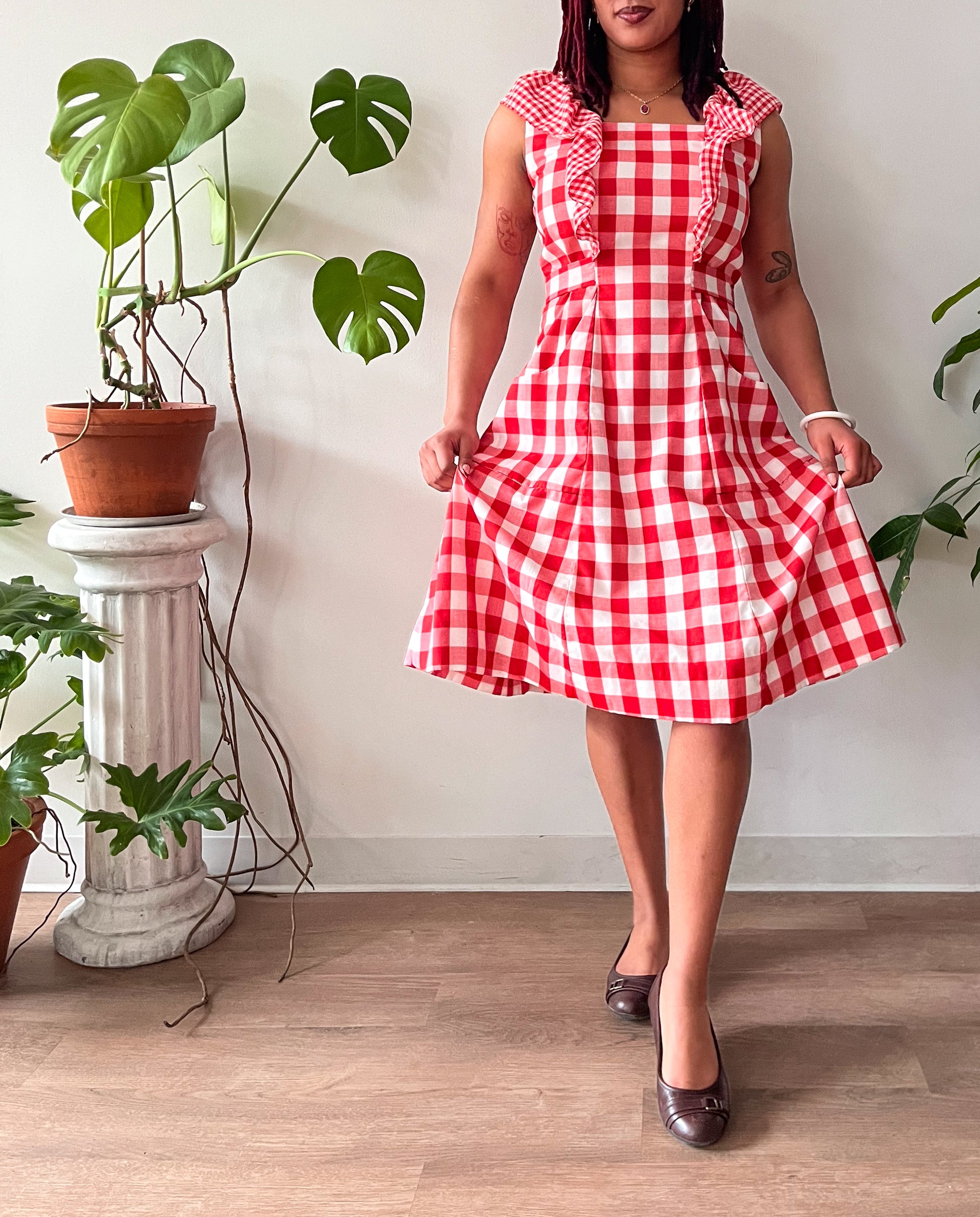 1970s Vintage Red Gingham Ruffle Sleeveless Dress with Big Pockets 1970s Vintage Red Gingham Ruffle Sleeveless Dress with Big Pockets