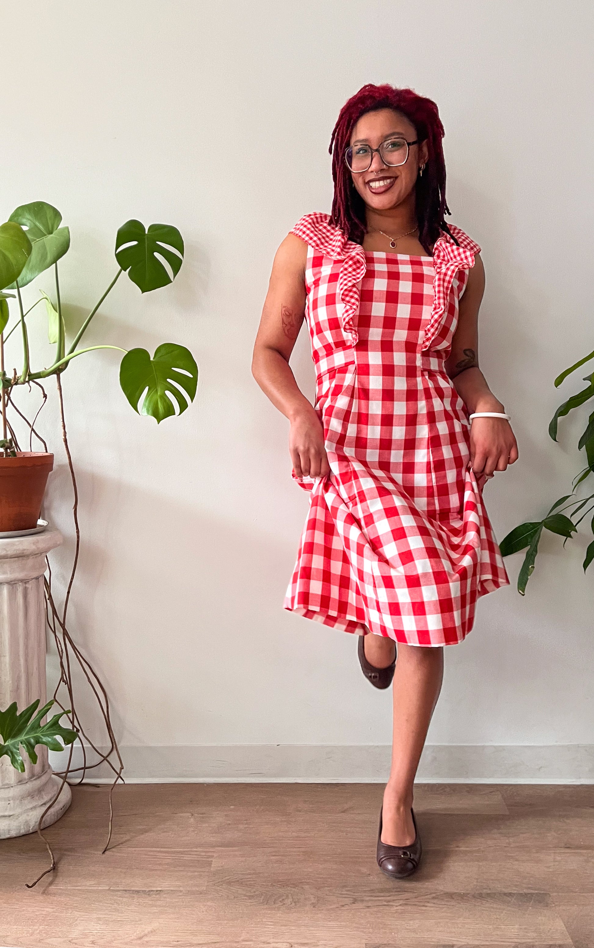 1970s Vintage Red Gingham Ruffle Sleeveless Dress with Big Pockets 1970s Vintage Red Gingham Ruffle Sleeveless Dress with Big Pockets