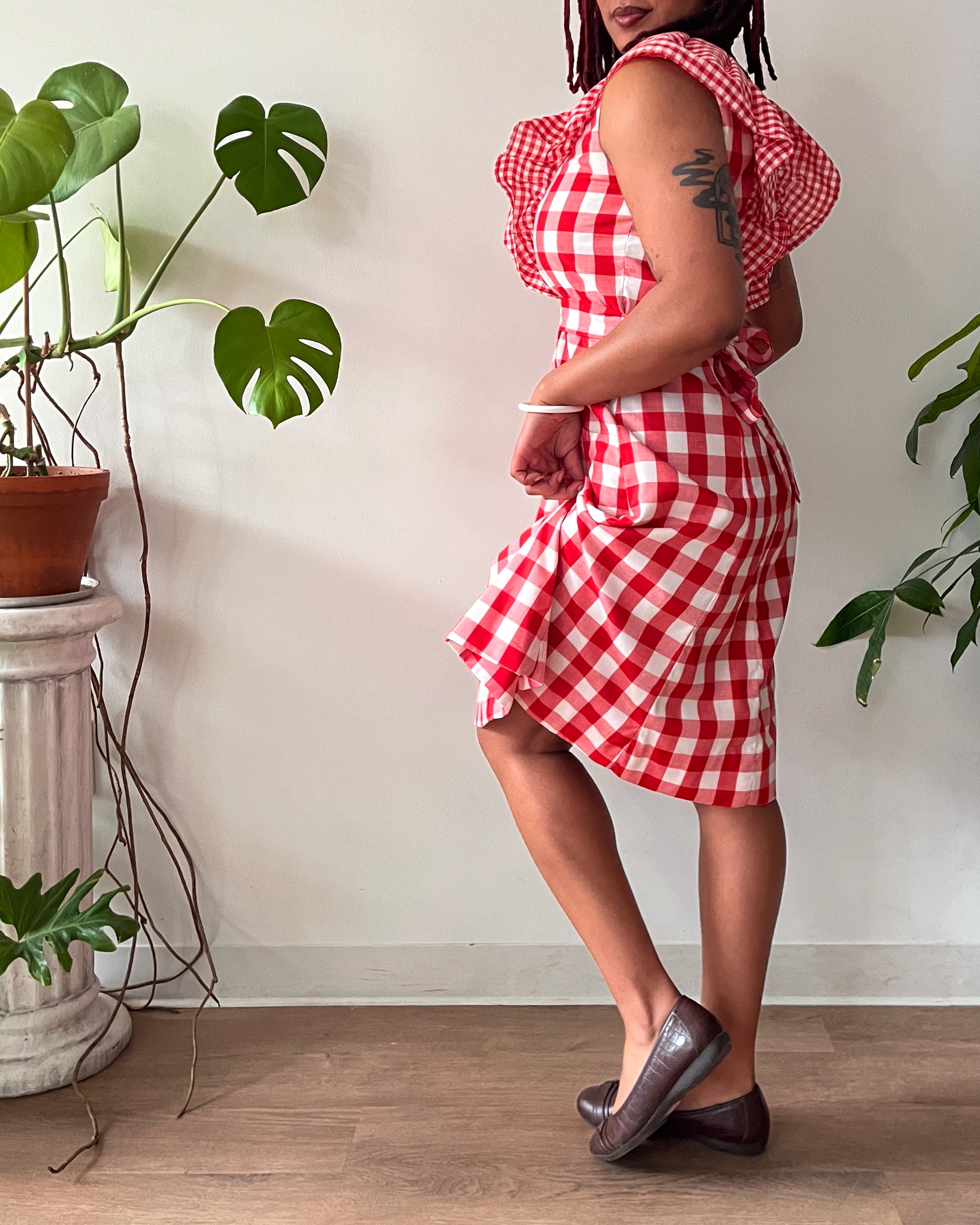 1970s Vintage Red Gingham Ruffle Sleeveless Dress with Big Pockets 1970s Vintage Red Gingham Ruffle Sleeveless Dress with Big Pockets