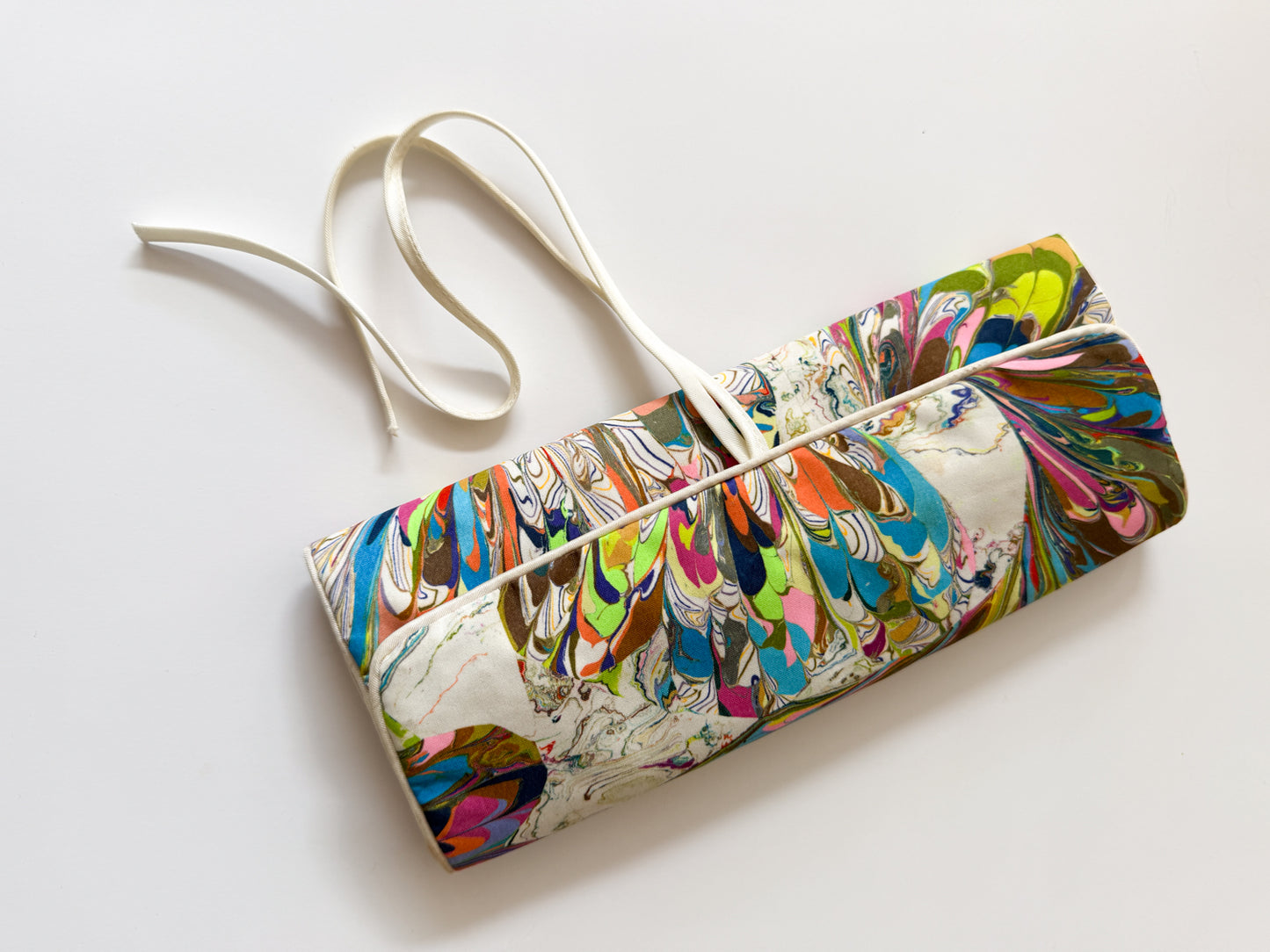 1960s Vintage Psychedelic Marbled Mod Makeup Carryall Bag