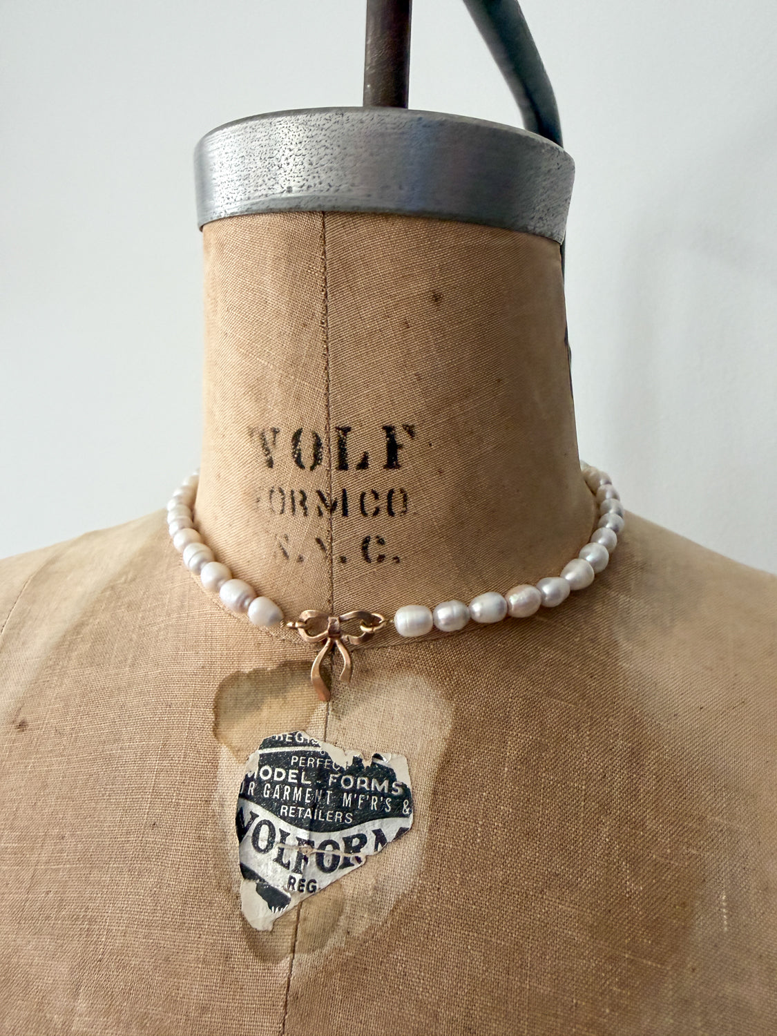 Golden Bow + Freshwater Pearl Choker | Trinity Barbara