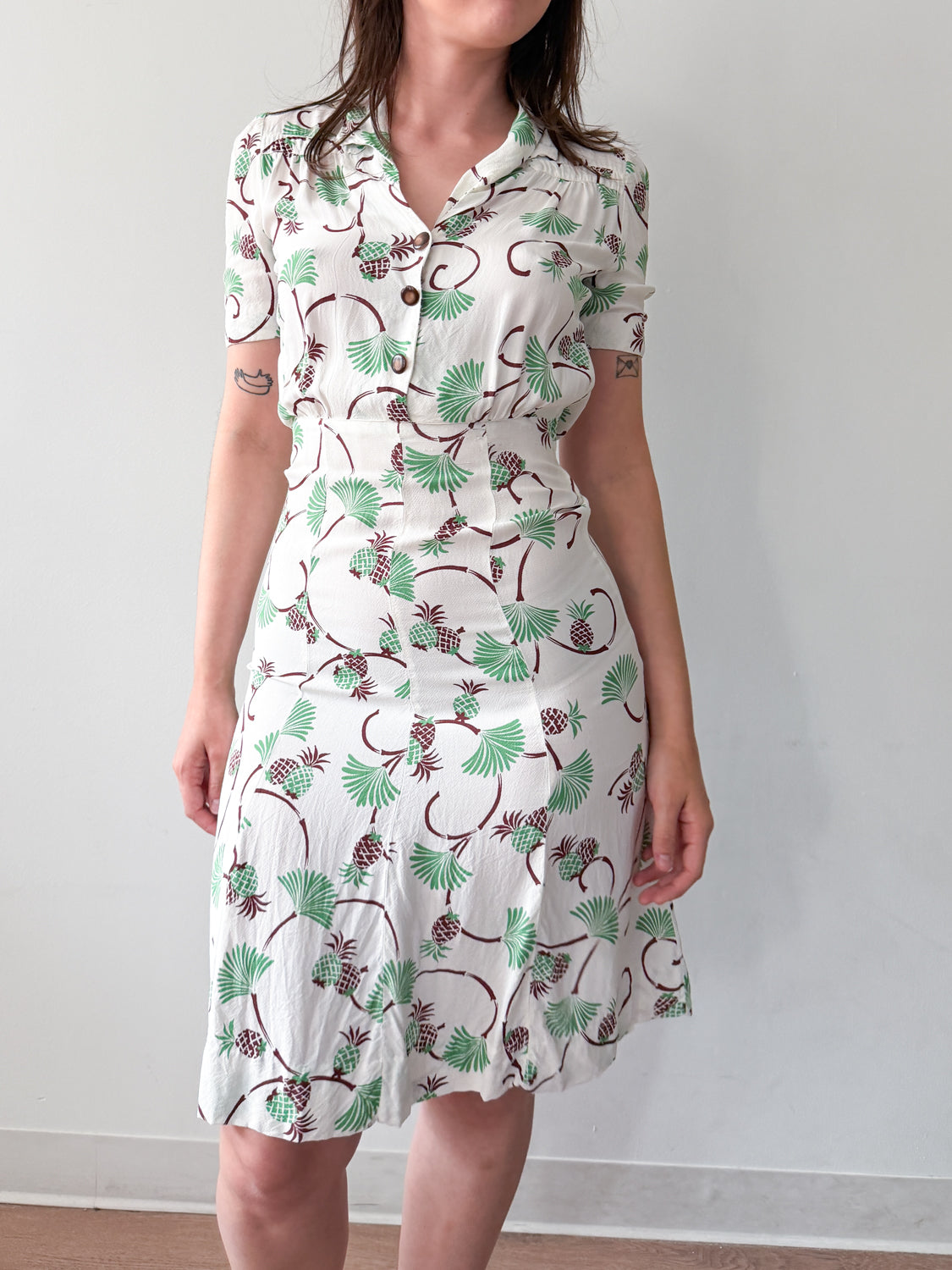 1940s Vintage Pineapple Novelty Print Rayon Day Dress