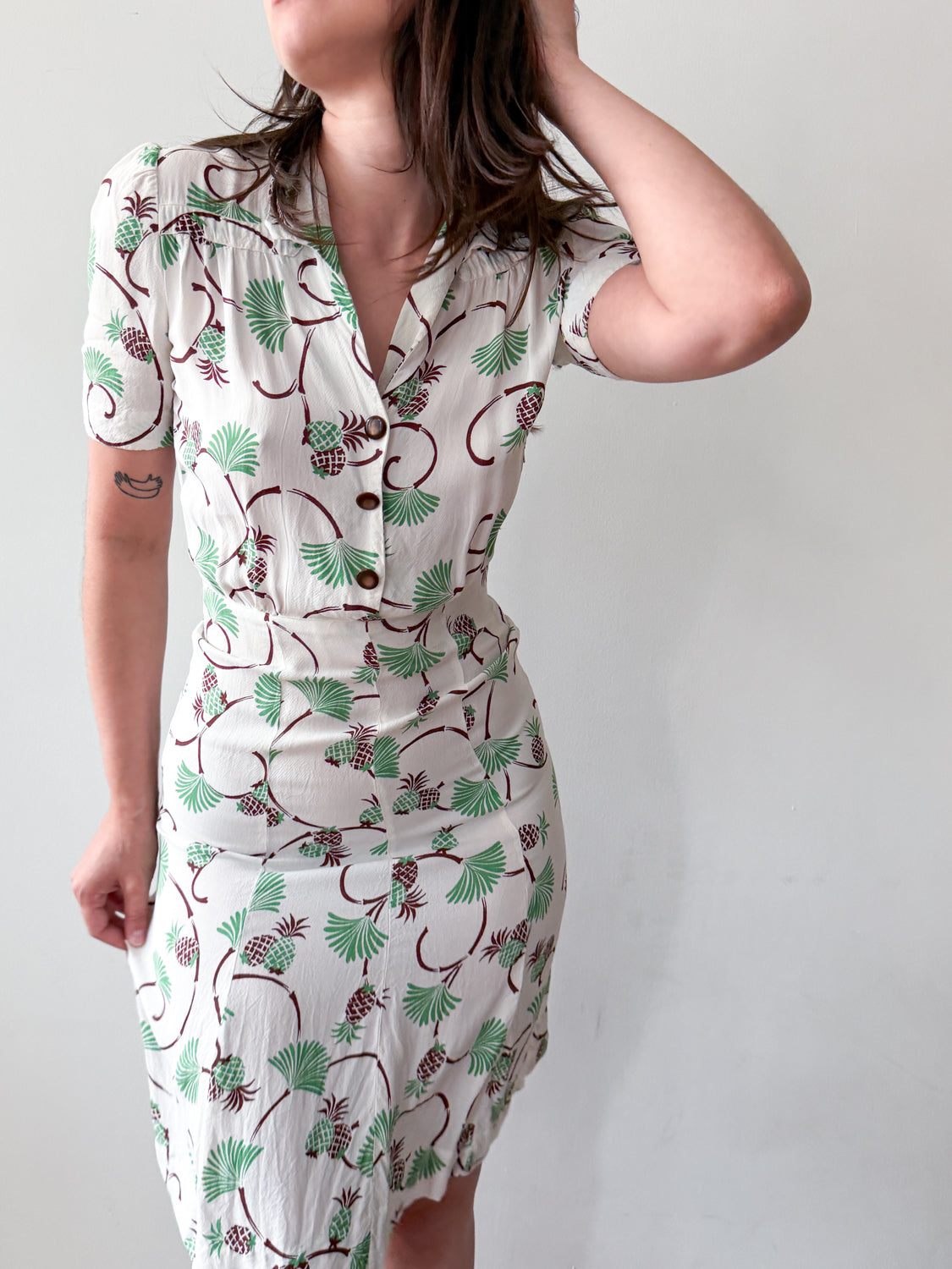 1940s Vintage Pineapple Novelty Print Rayon Day Dress