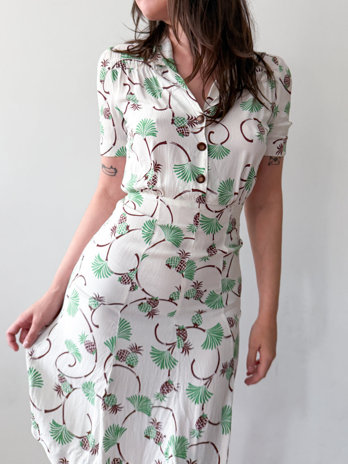 1940s Vintage Pineapple Novelty Print Rayon Day Dress