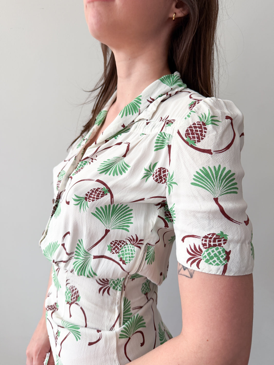 1940s Vintage Pineapple Novelty Print Rayon Day Dress