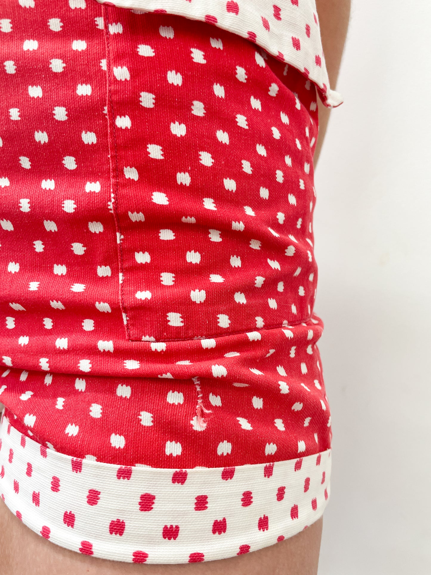 1950s Vintage High Waist Red and White Patterned Pinup Shorts