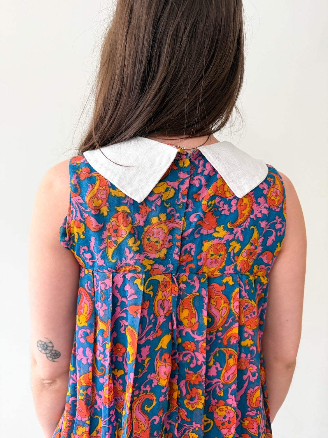 1960s Vintage Mod Pleated Paisley Peter Pan Collar Mini Dress