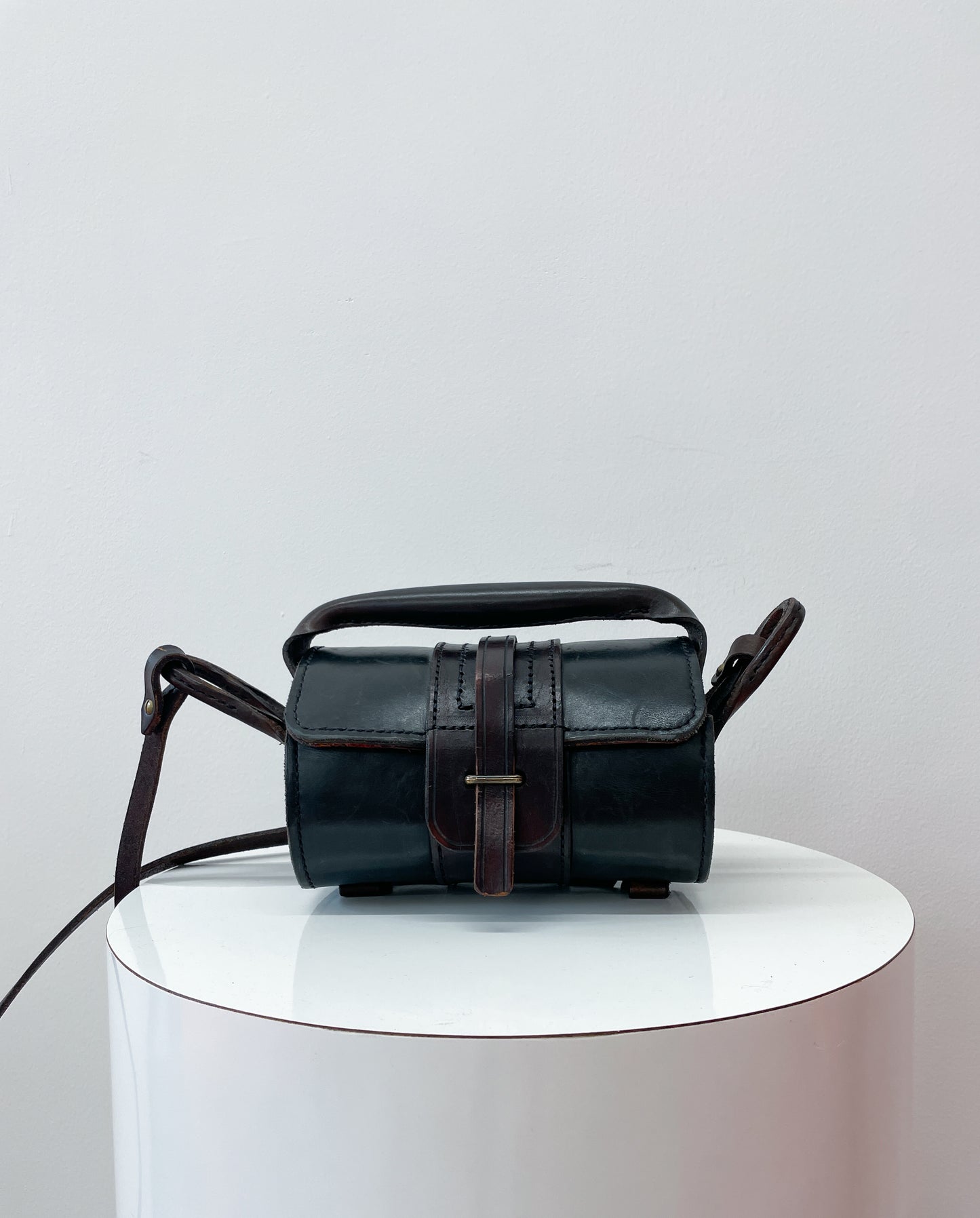 1970s Vintage Thick Dark Brown Leather Box Purse