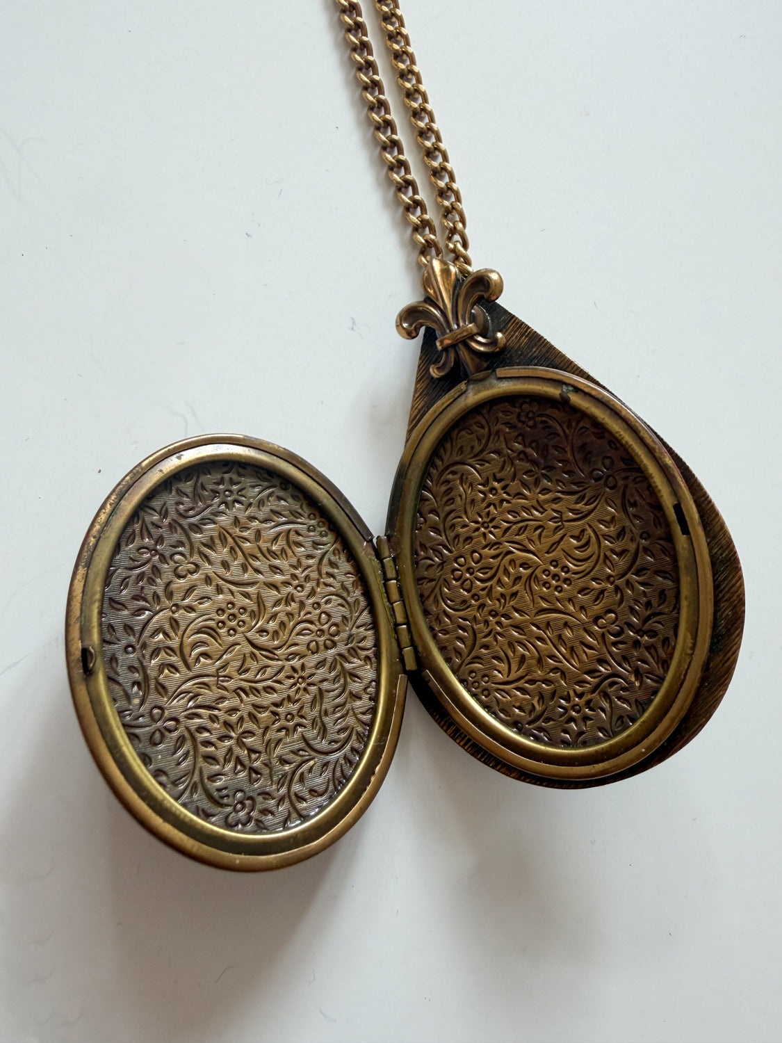 1980s Vintage Pink Floral Painted Enamel Locket Necklace