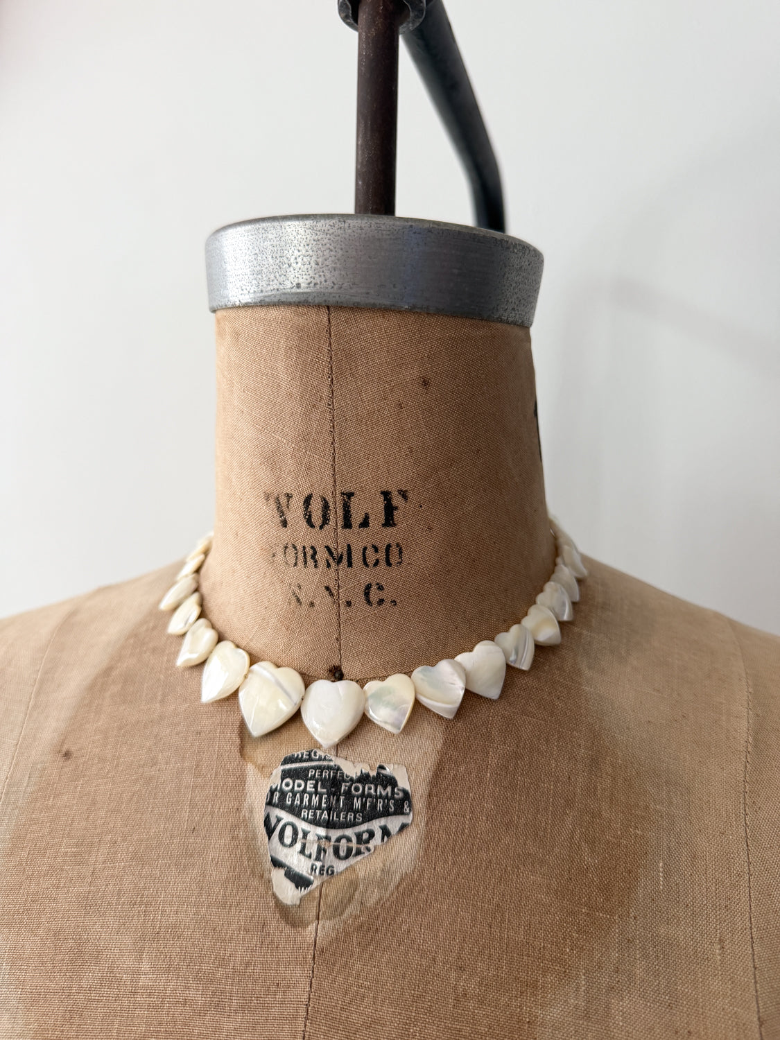 1990s Vintage Mother of Pearl Heart Choker Necklace