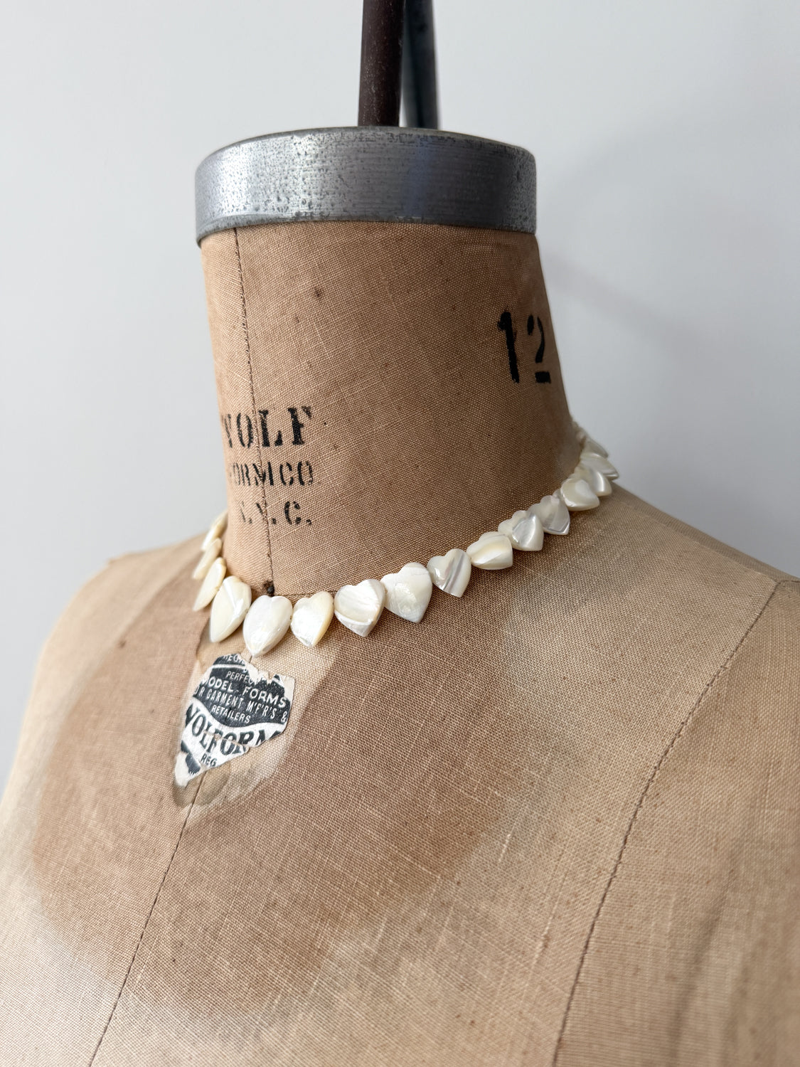 1990s Vintage Mother of Pearl Heart Choker Necklace
