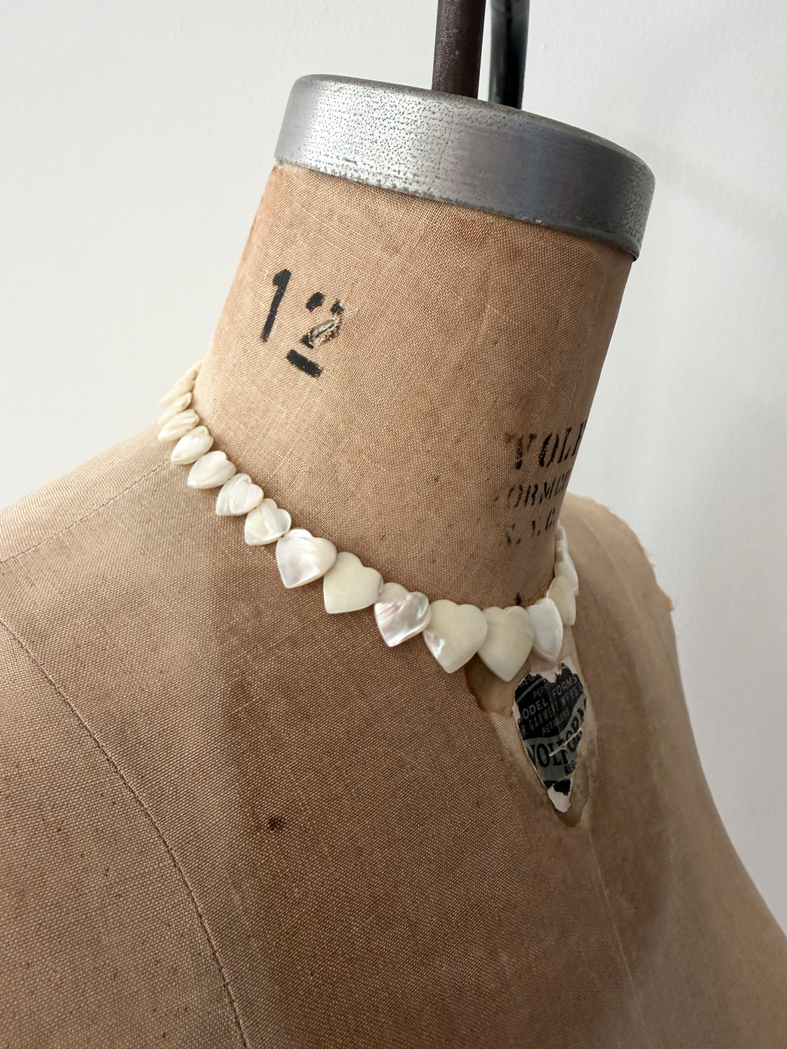 1990s Vintage Mother of Pearl Heart Choker Necklace