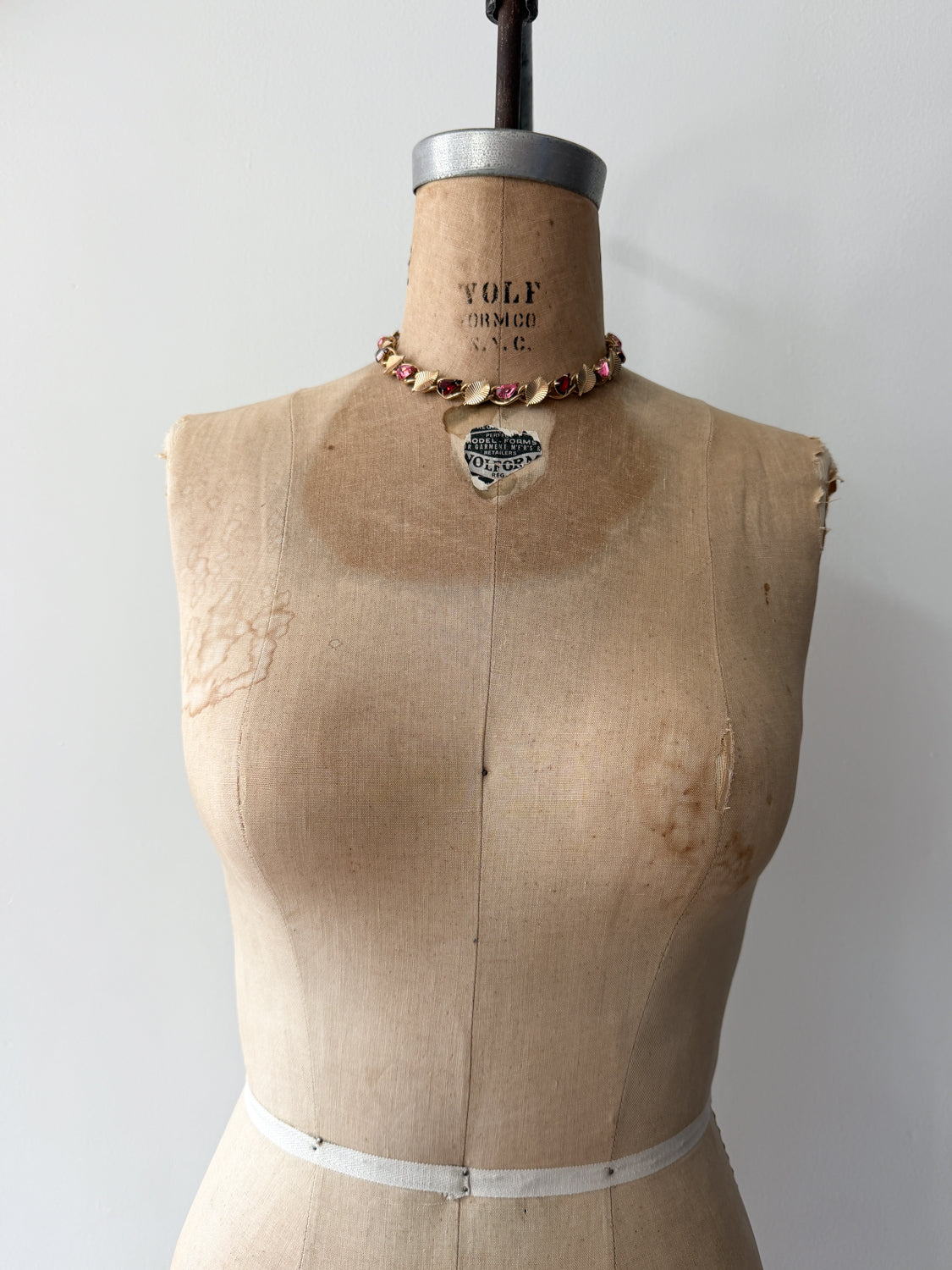 1950s Vintage Pink + Red Rhinestones Gold-Toned Leaf Choker Necklace