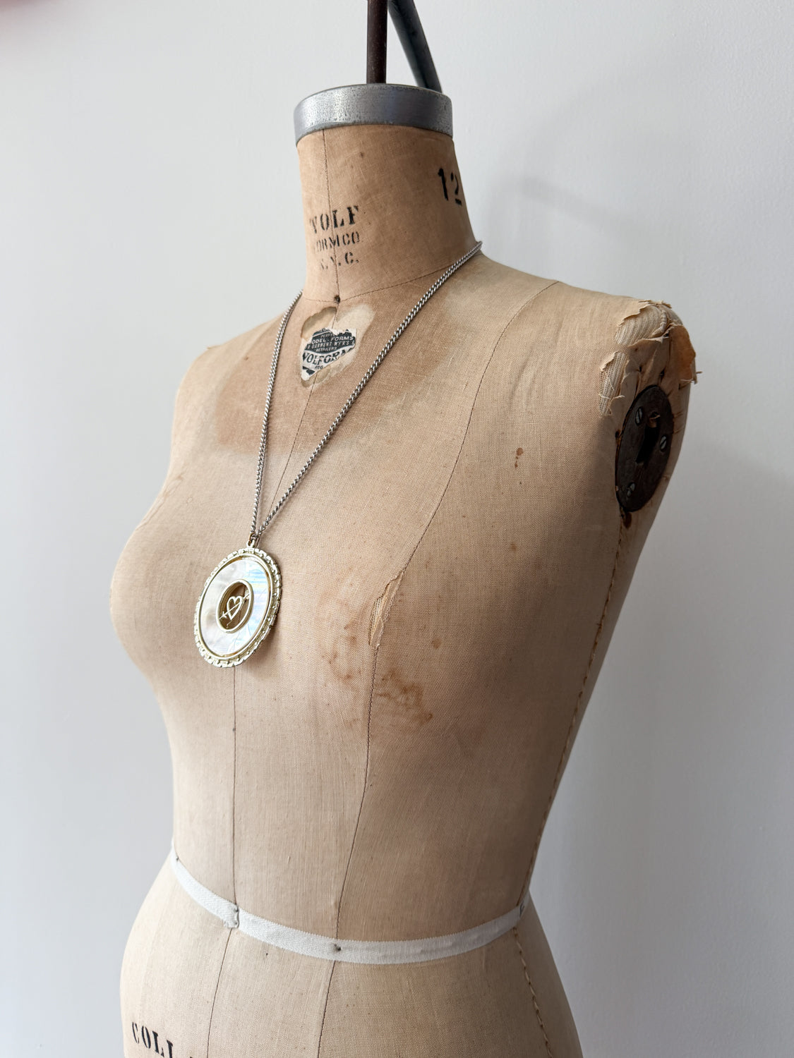 1970s Vintage Cross My Heart Mother of Pearl Necklace