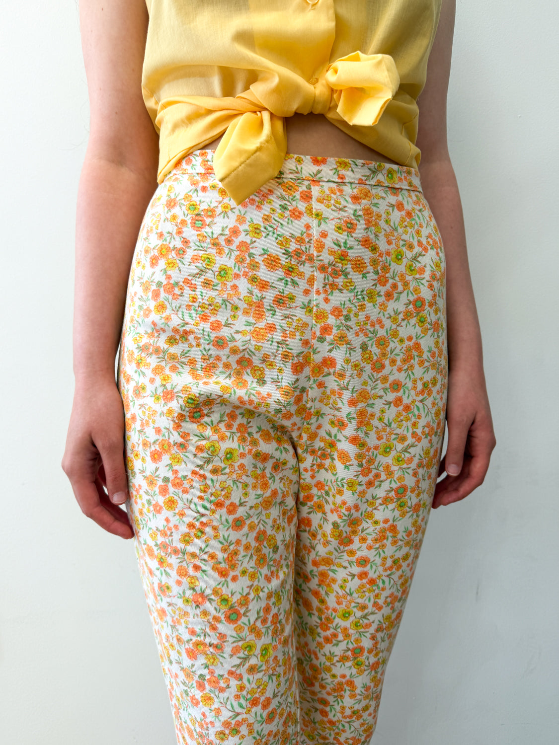 1960s Vintage U.S.A Made High-Waisted Floral Cotton Pencil Pants