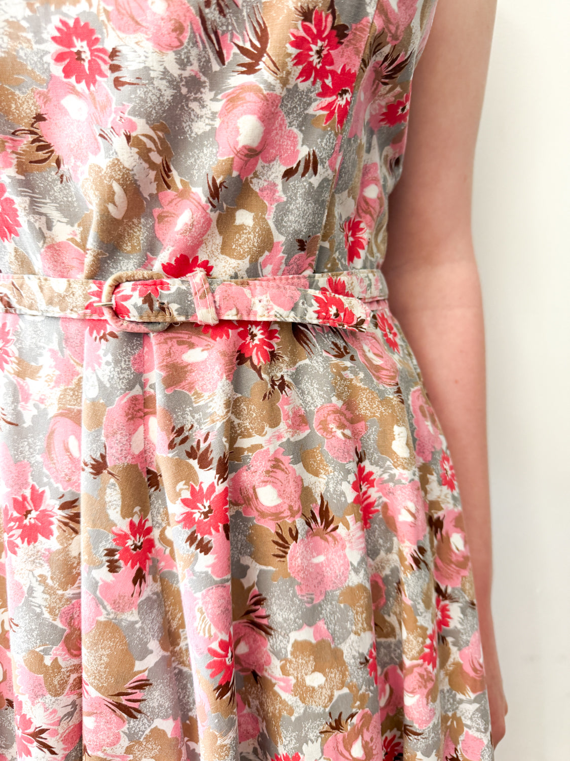 1950s Vintage Pink and Grey Floral Fit and Flare Cotton Sun Dress