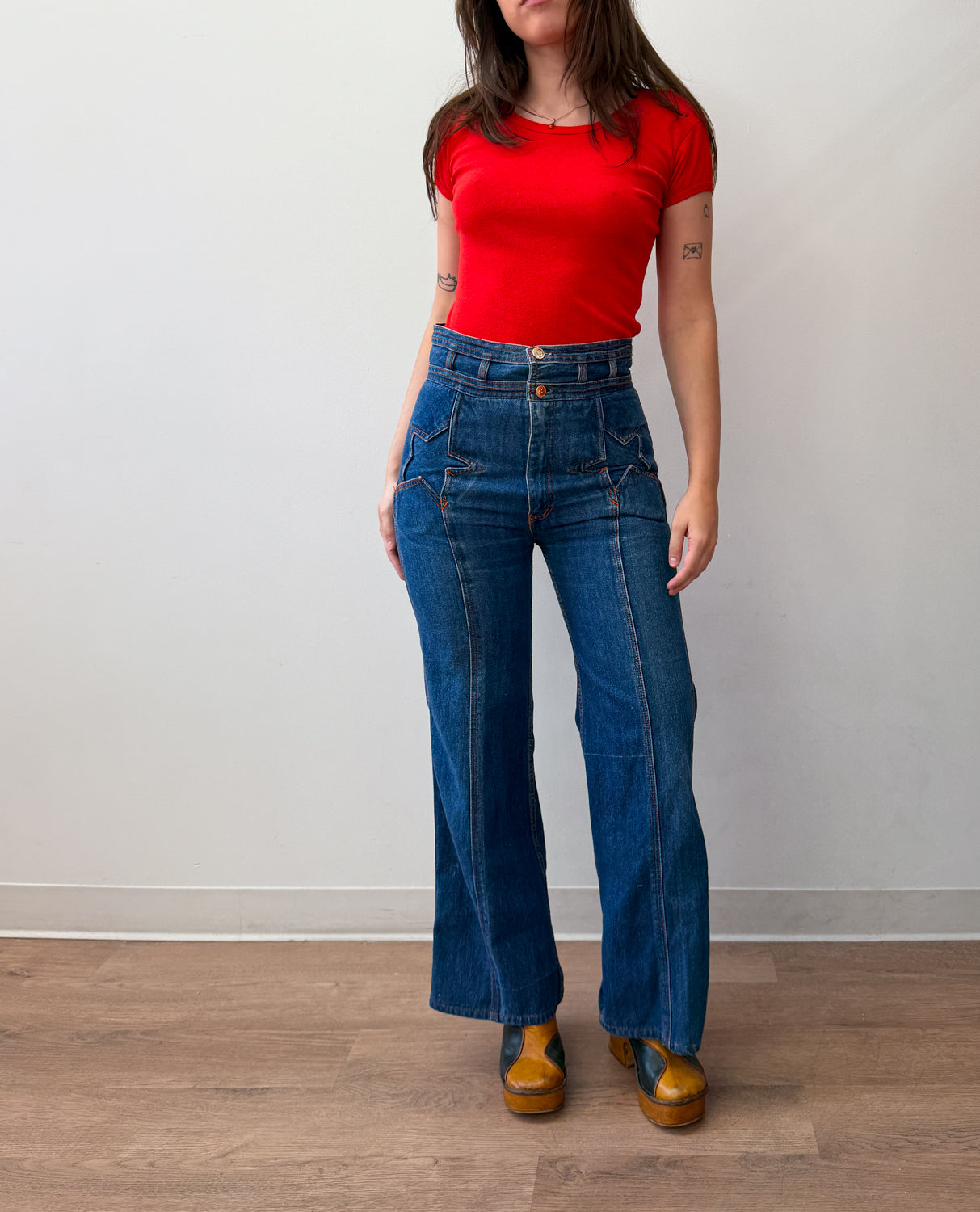 1970s Vintage Nest-Ce Pas? Star Butt Rear Iconic Denim Bellbottom Jeans