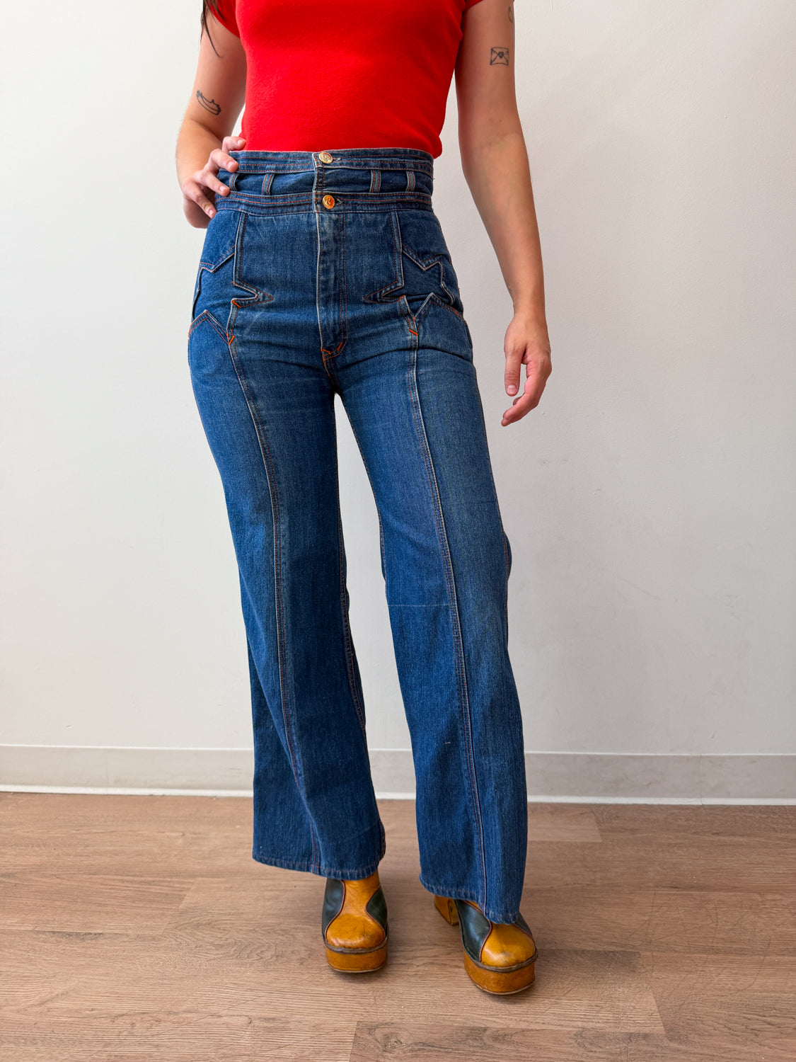 1970s Vintage Nest-Ce Pas? Star Butt Rear Iconic Denim Bellbottom Jeans