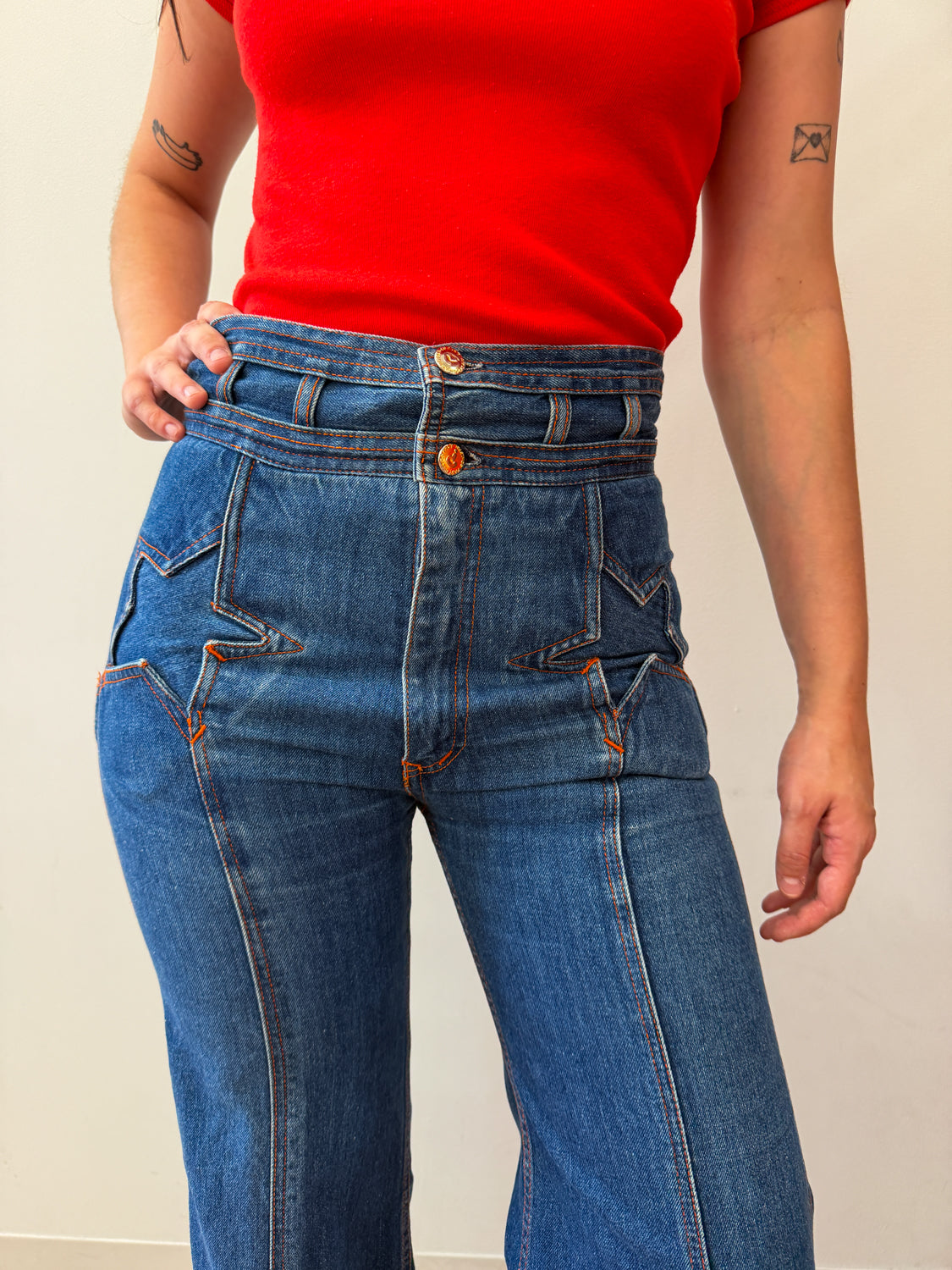 1970s Vintage Nest-Ce Pas? Star Butt Rear Iconic Denim Bellbottom Jeans