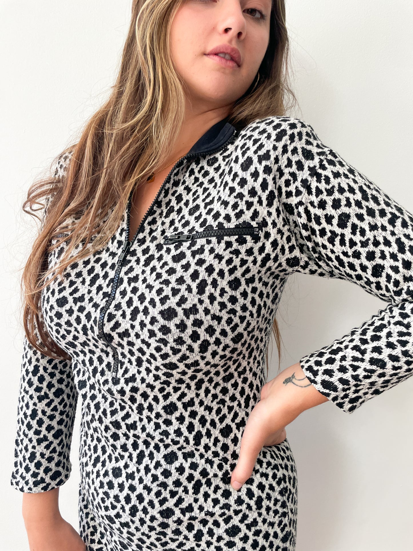 1990s Vintage Black & White Knit Spotted Cat Animal Print Dress w Zippers