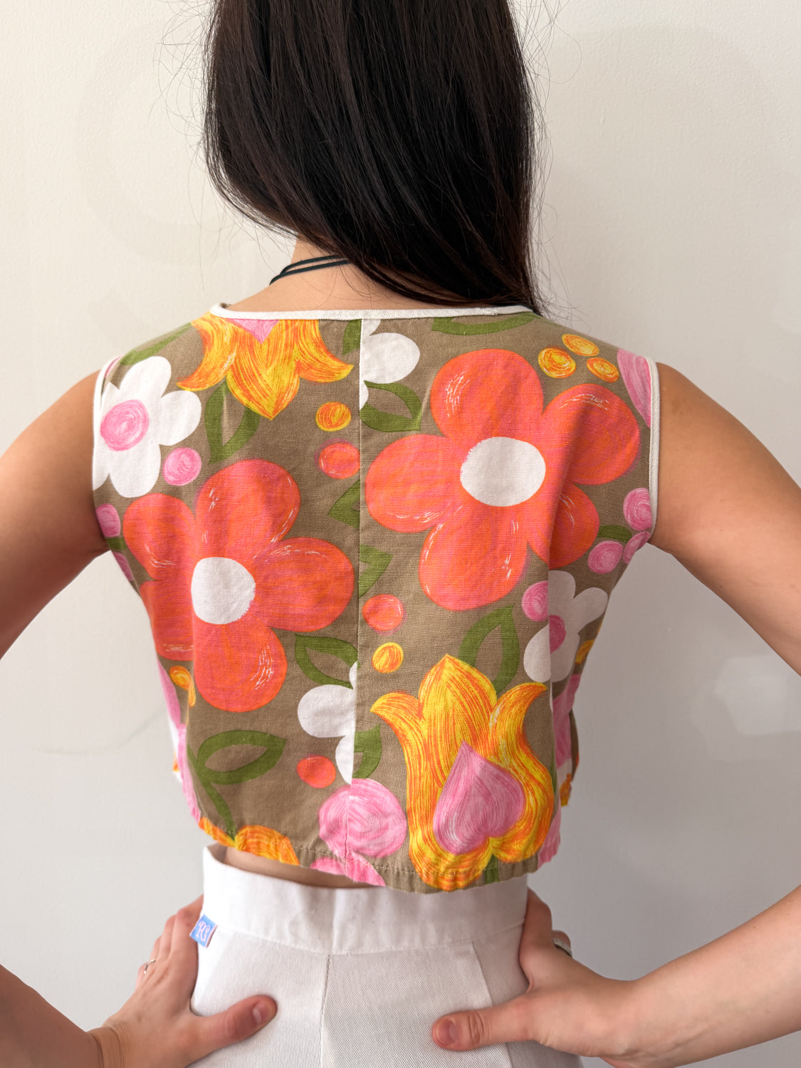 1970s Vintage Bright Floral Ruffled Crop Top