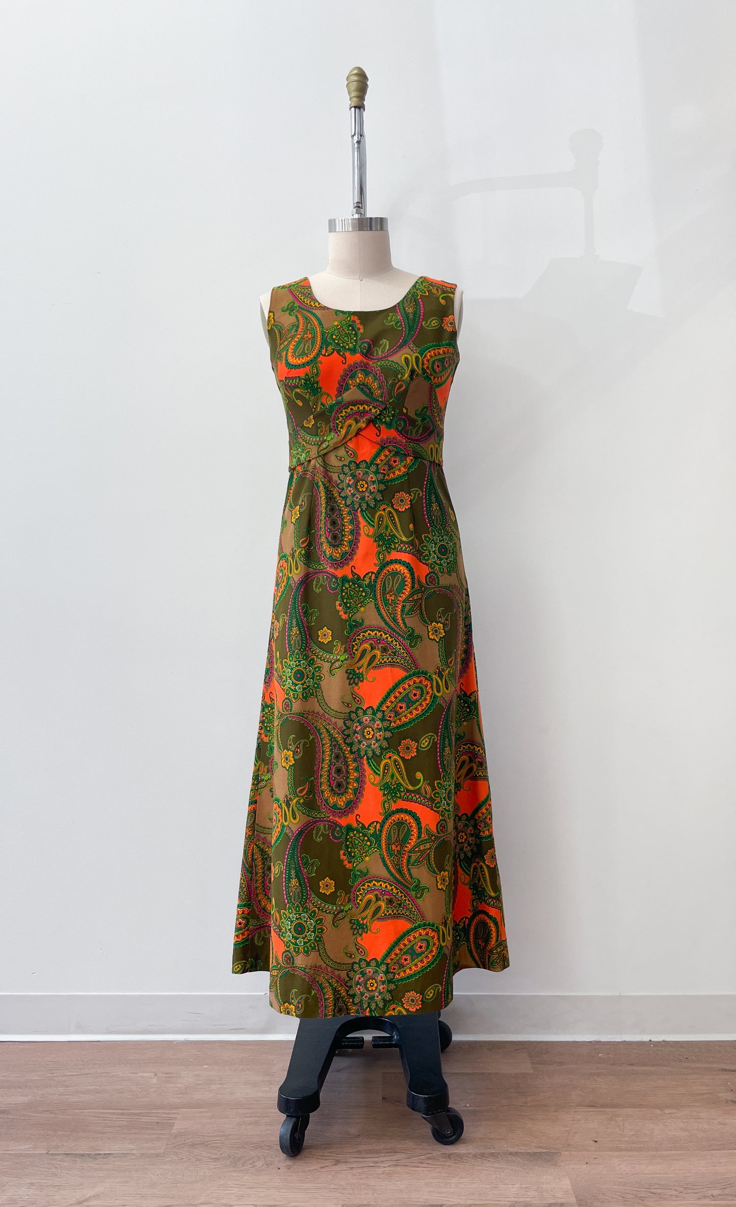 1970s Vintage Hawaiian Paisley Maxi Dress by Hawaii Nei Honolulu