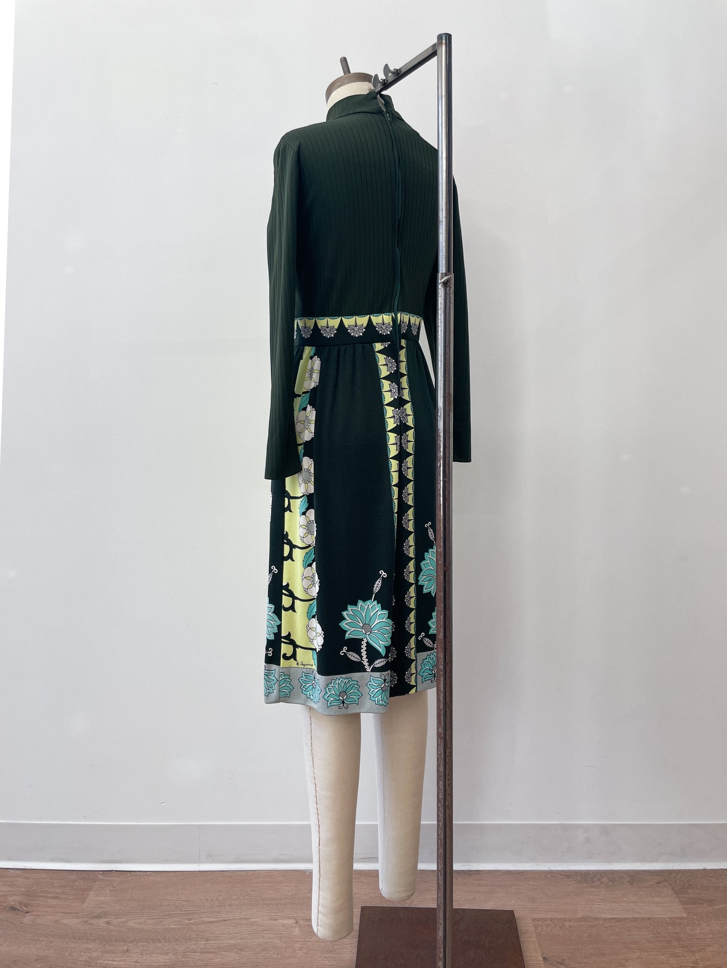 1970s Paganne by Gene Berk Designer Op Art Mod Italian Jersey Knit Dress