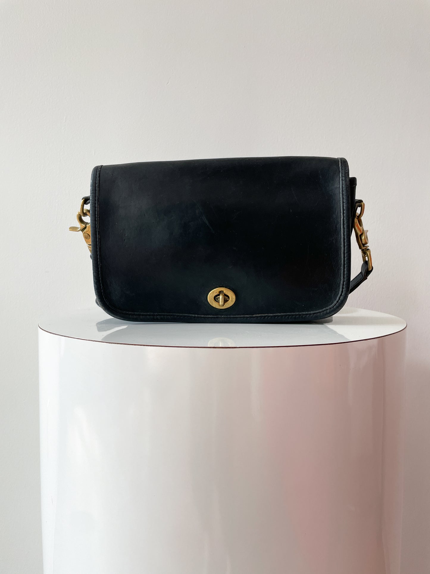1990s Vintage COACH Pocket Purse 9755 Crossbody