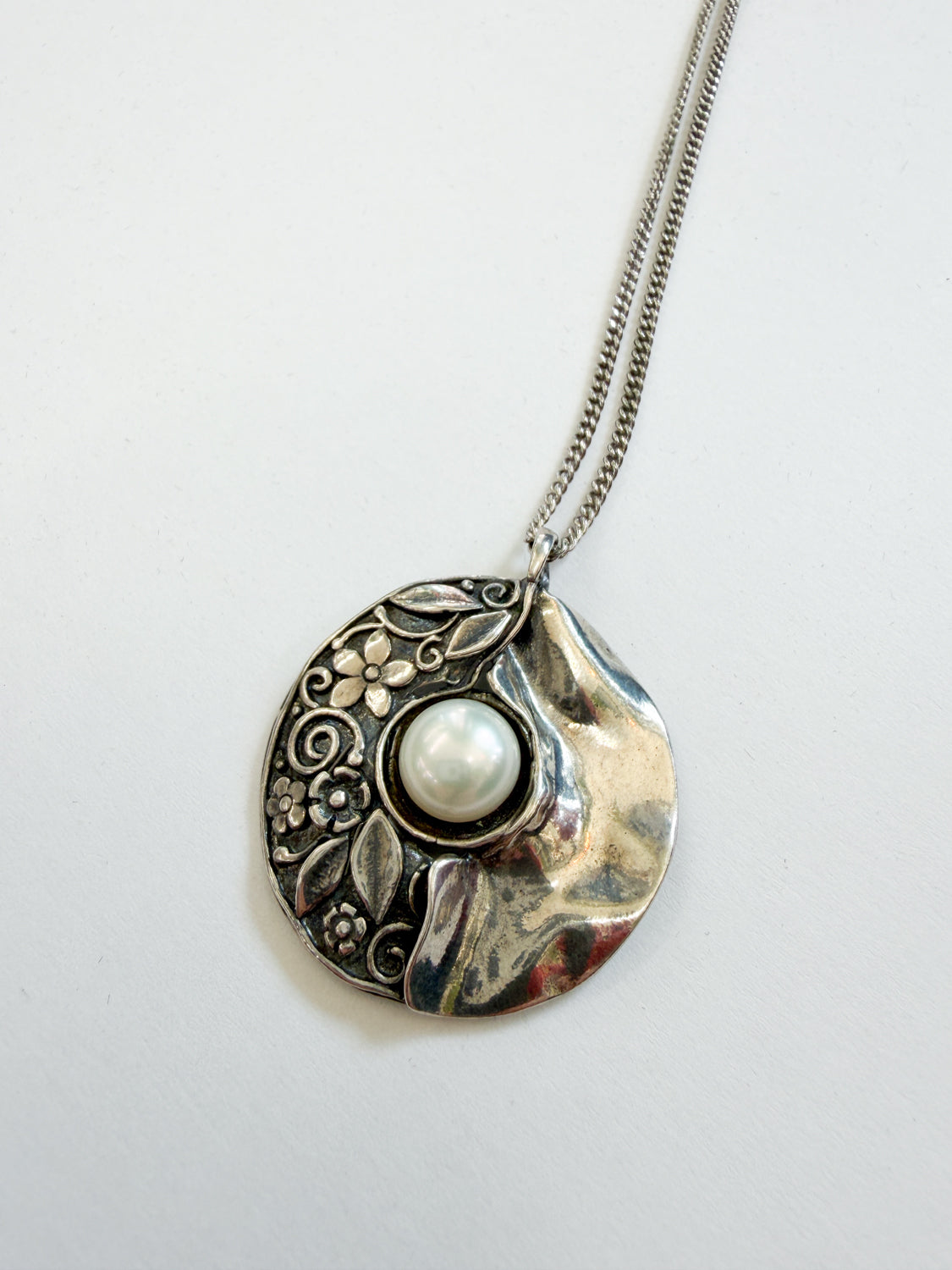 1980s Vintage Floral & Pearl Sterling Abstracted Circle Necklace