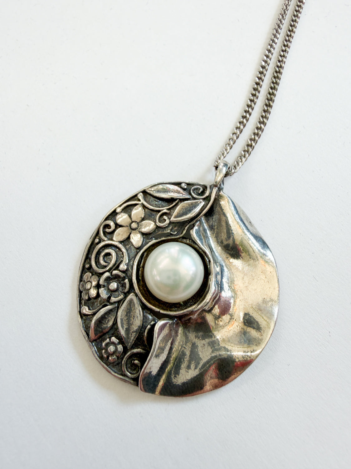 1980s Vintage Floral & Pearl Sterling Abstracted Circle Necklace