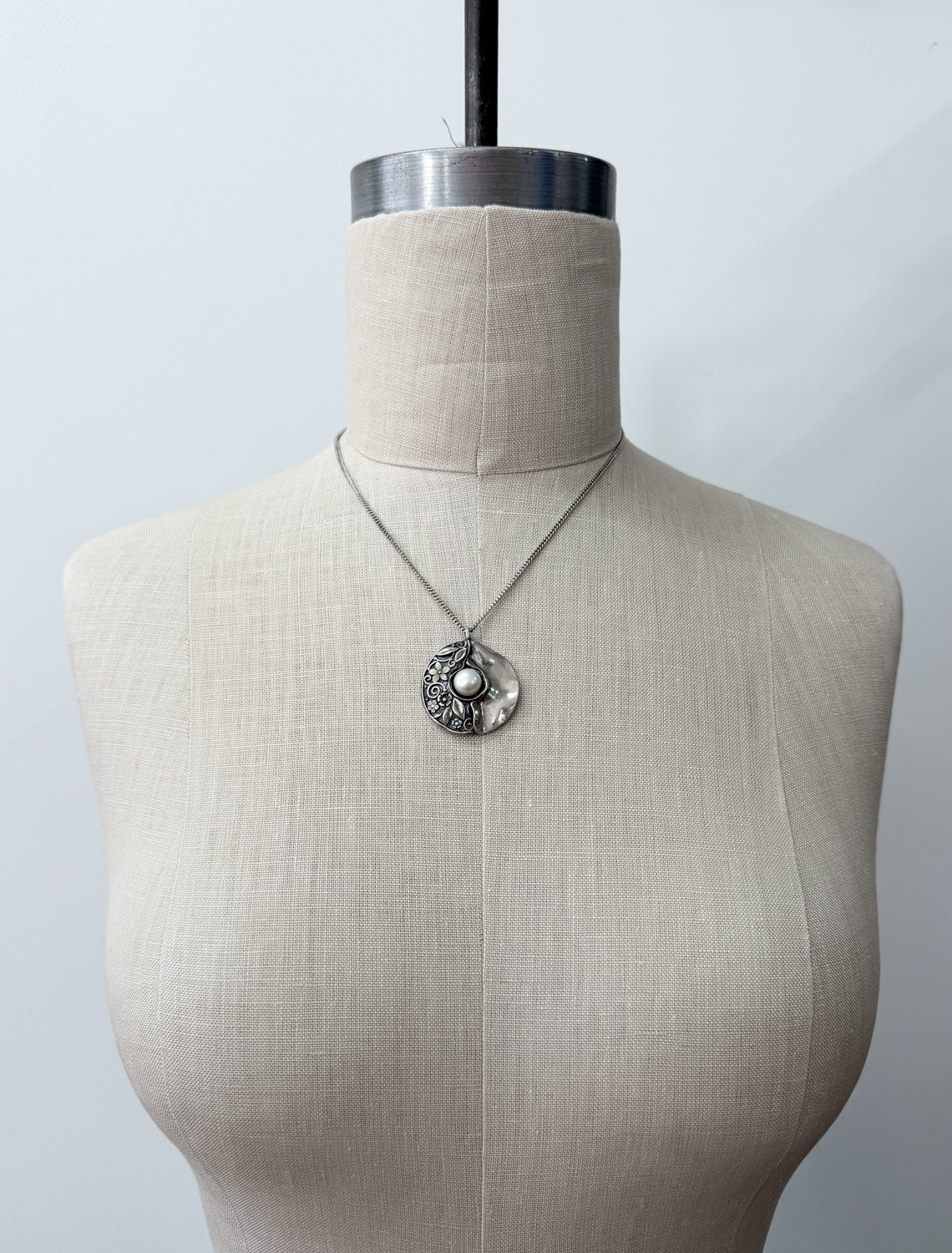 1980s Vintage Floral & Pearl Sterling Abstracted Circle Necklace
