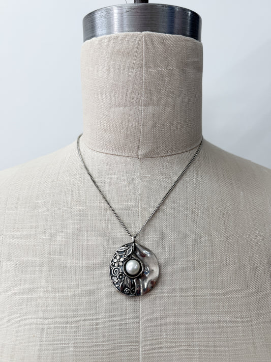 1980s Vintage Floral & Pearl Sterling Abstracted Circle Necklace