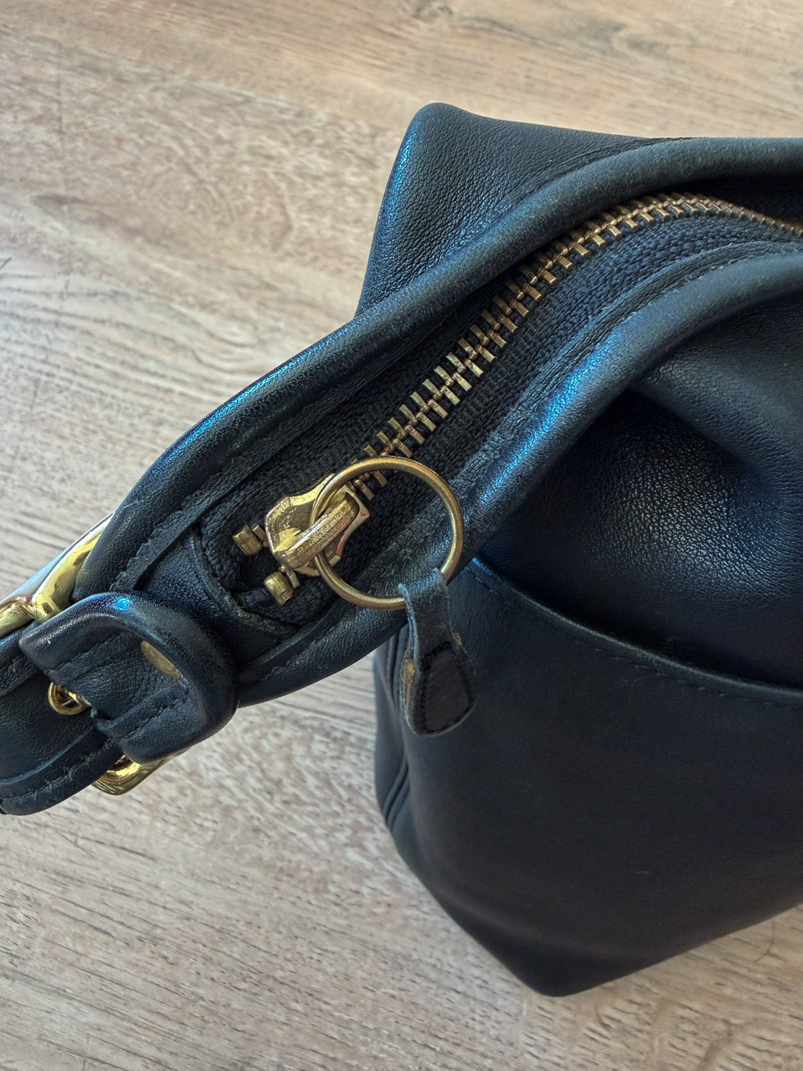Y2K 2000s Vintage 9058 COACH Legacy Hobo Bag Authenticated