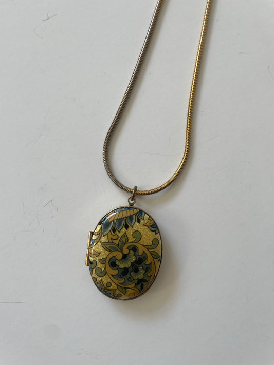 RESERVED for KIYOMI: 1980s Vintage Gold Floral Locket Necklace