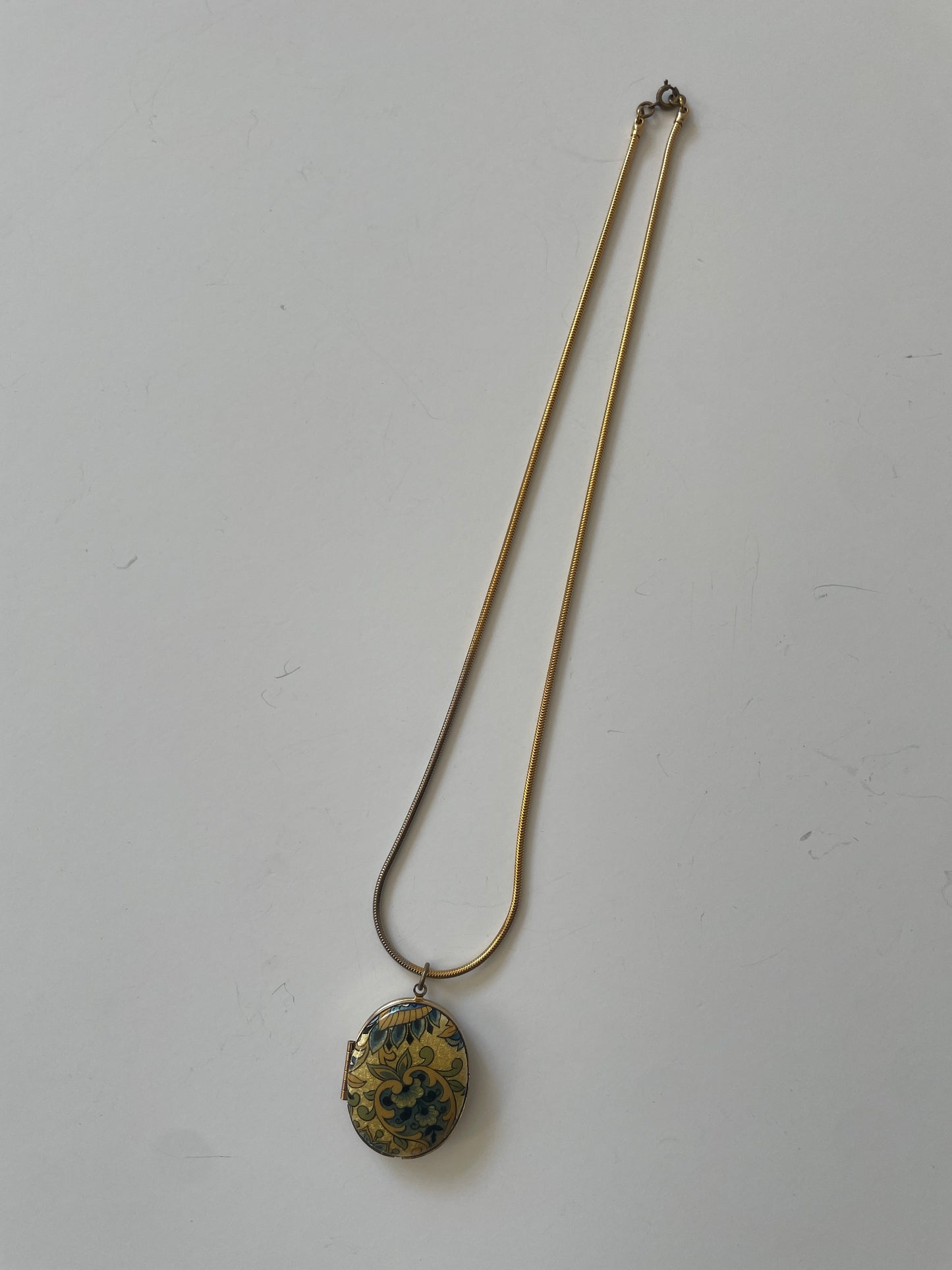 RESERVED for KIYOMI: 1980s Vintage Gold Floral Locket Necklace