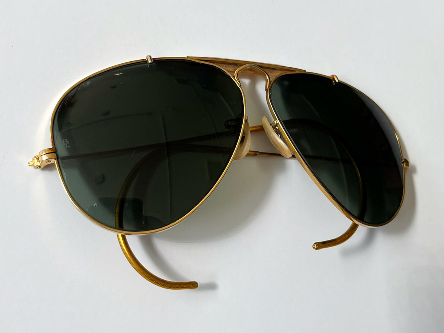 1998 Vintage Ray-Ban Gold Rimmed Aviator Sunglasses Made in USA by Bausch & Lomb